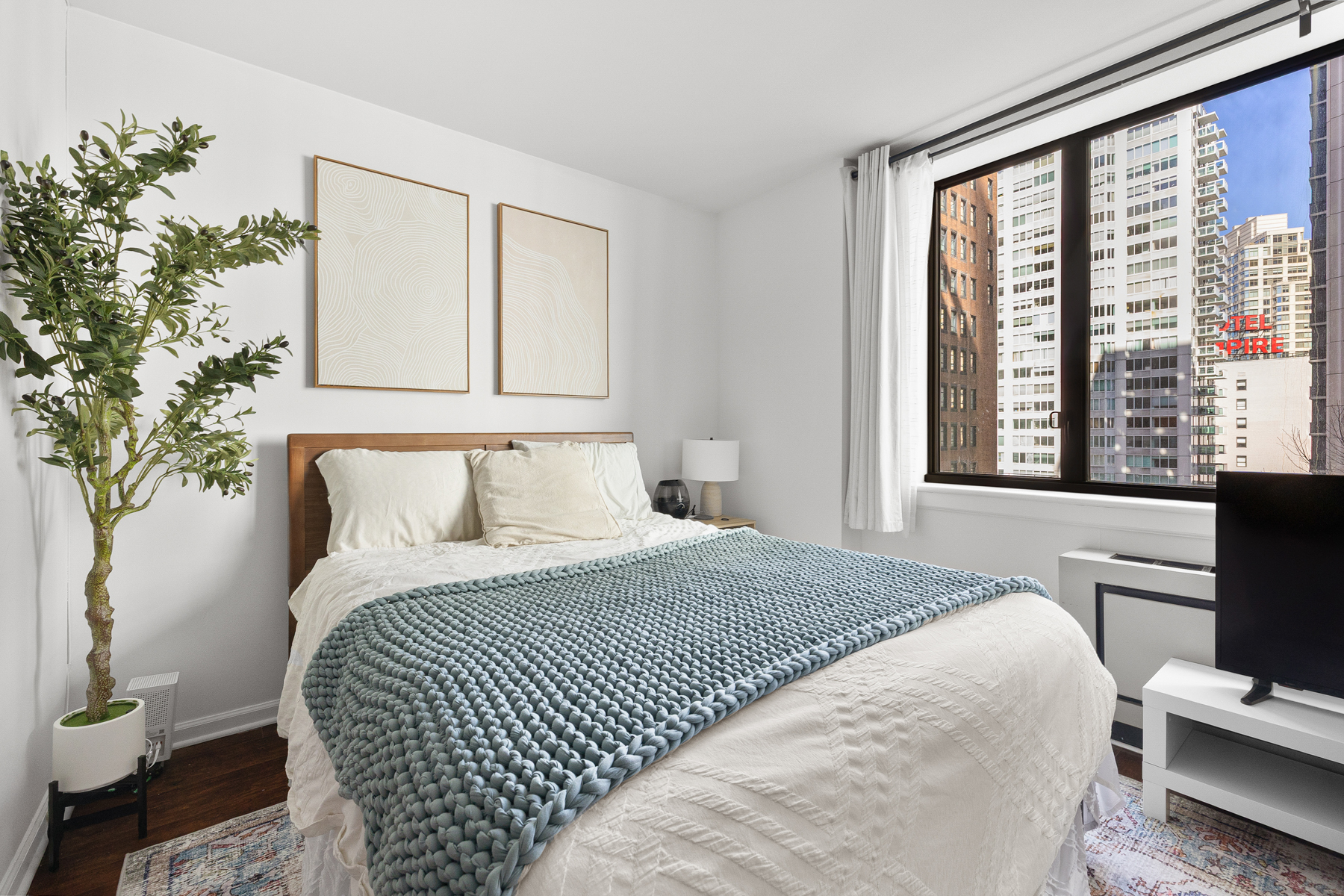 #4 photo, 30 W 61st Street, Lincoln Square , NY 10023