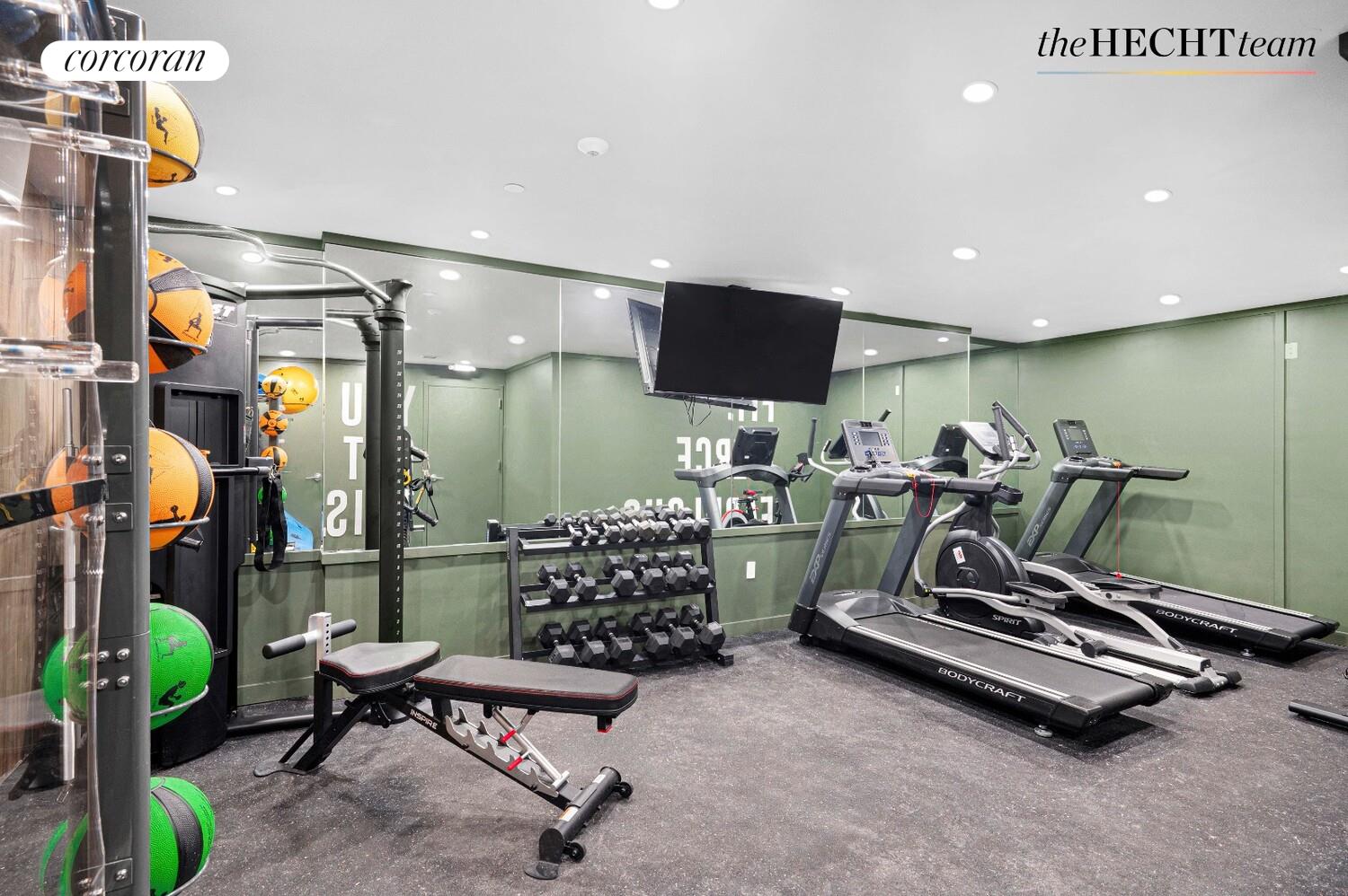 #10 photo, 265 OCEAN Parkway, ব্রুকলিন Kensington , NY 11218