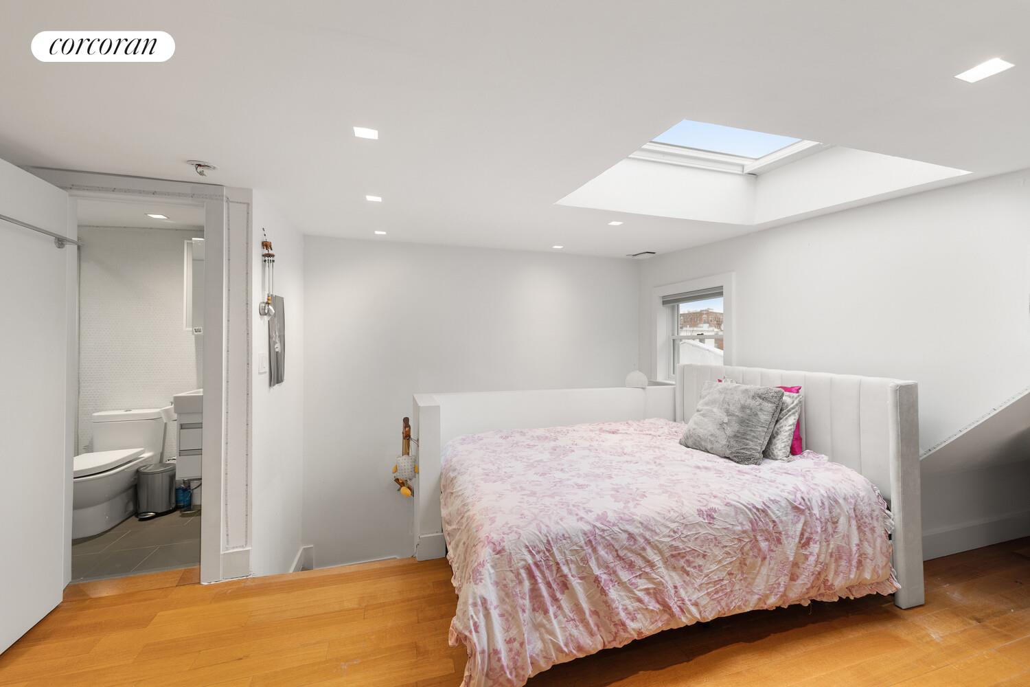 #11 photo, 390 STRATFORD Road, ব্রুকলিন Ditmas Park , NY 11218