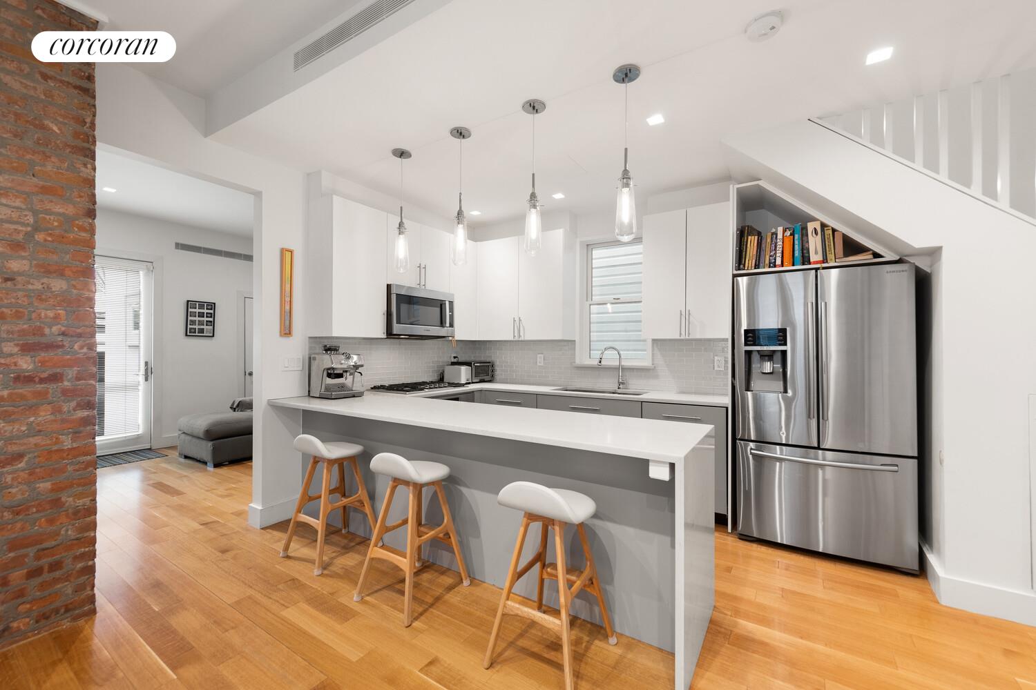 #5 photo, 390 STRATFORD Road, ব্রুকলিন Ditmas Park , NY 11218