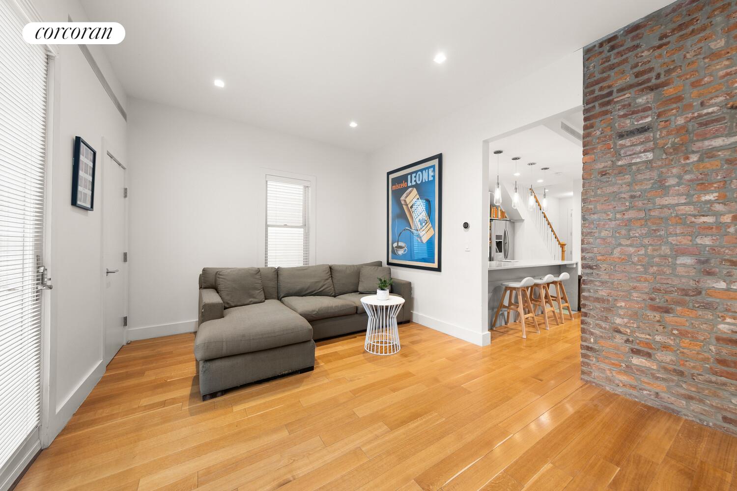 #6 photo, 390 STRATFORD Road, ব্রুকলিন Ditmas Park , NY 11218