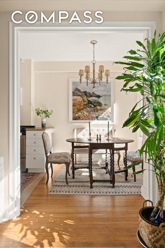 #3 photo, 12 E 97th Street, Upper East Side , NY 10128