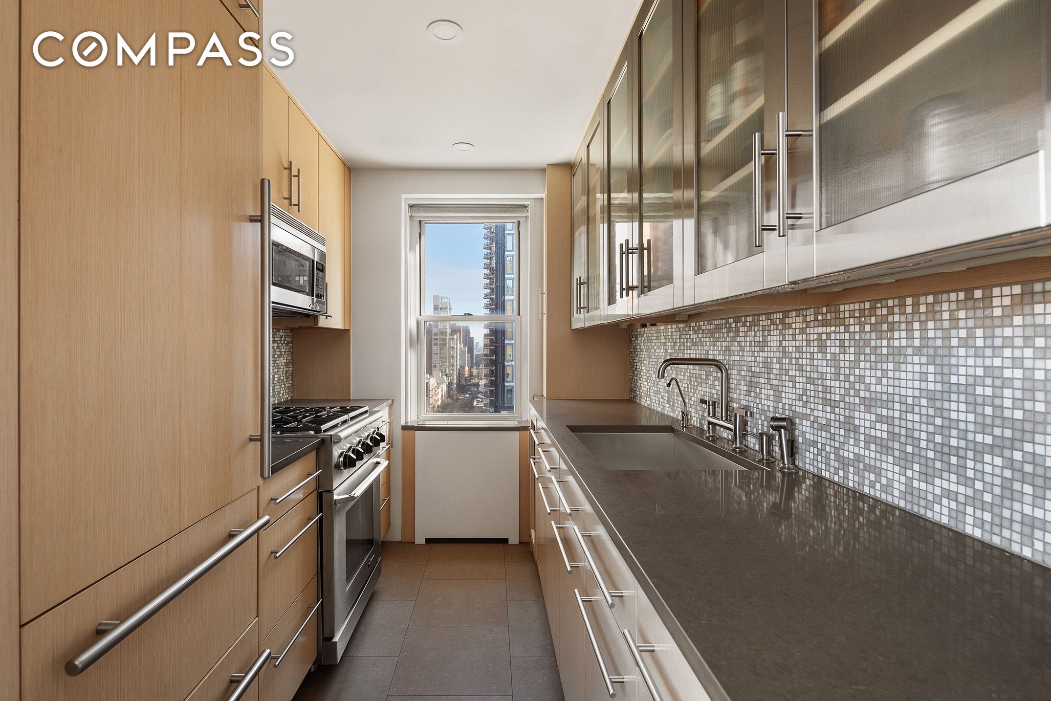 #4 photo, 150 E 61st Street, Lenox Hill , NY 10065