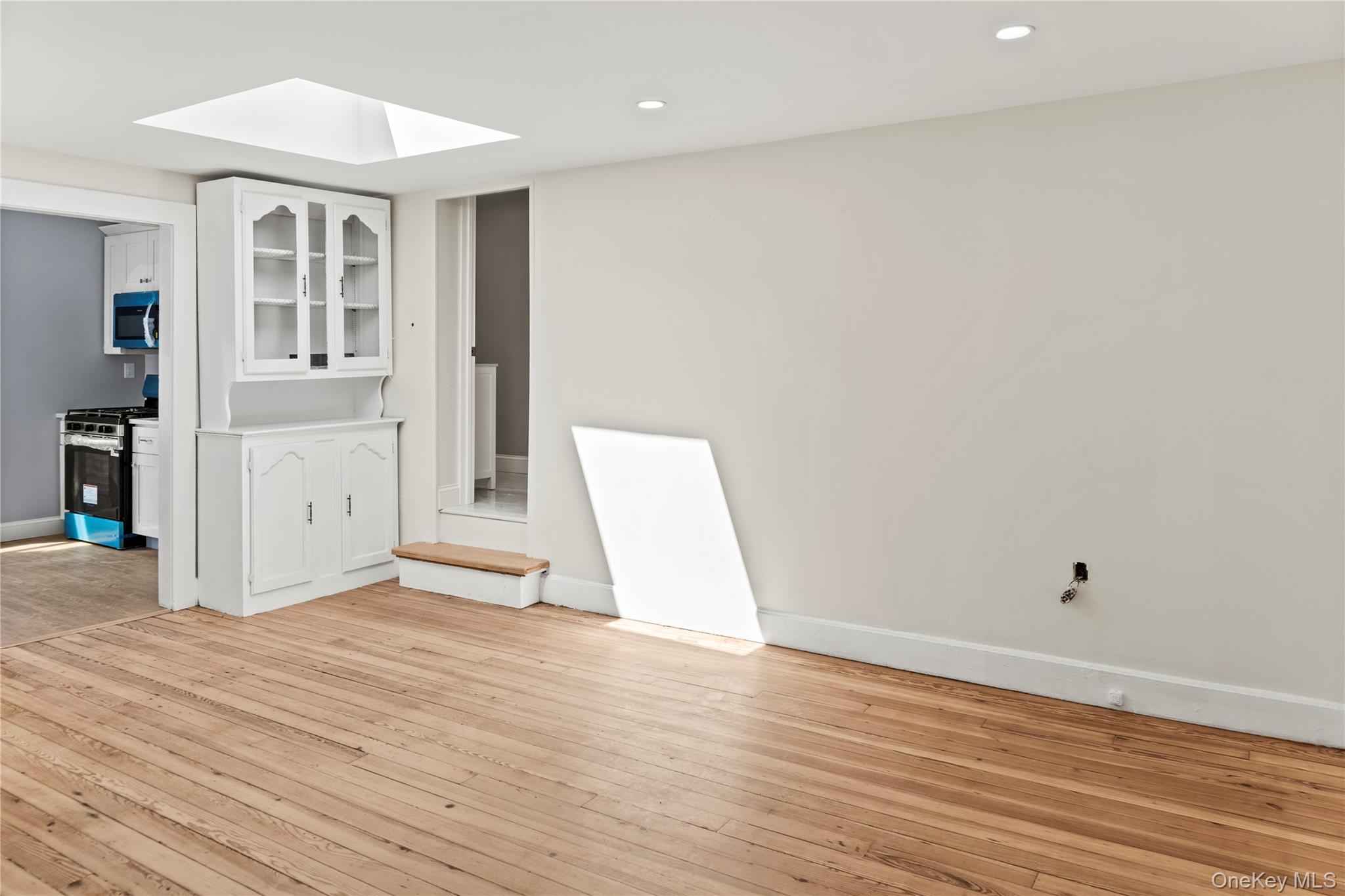 #5 photo, 51 Spring Street, Oyster Bay , NY 11771