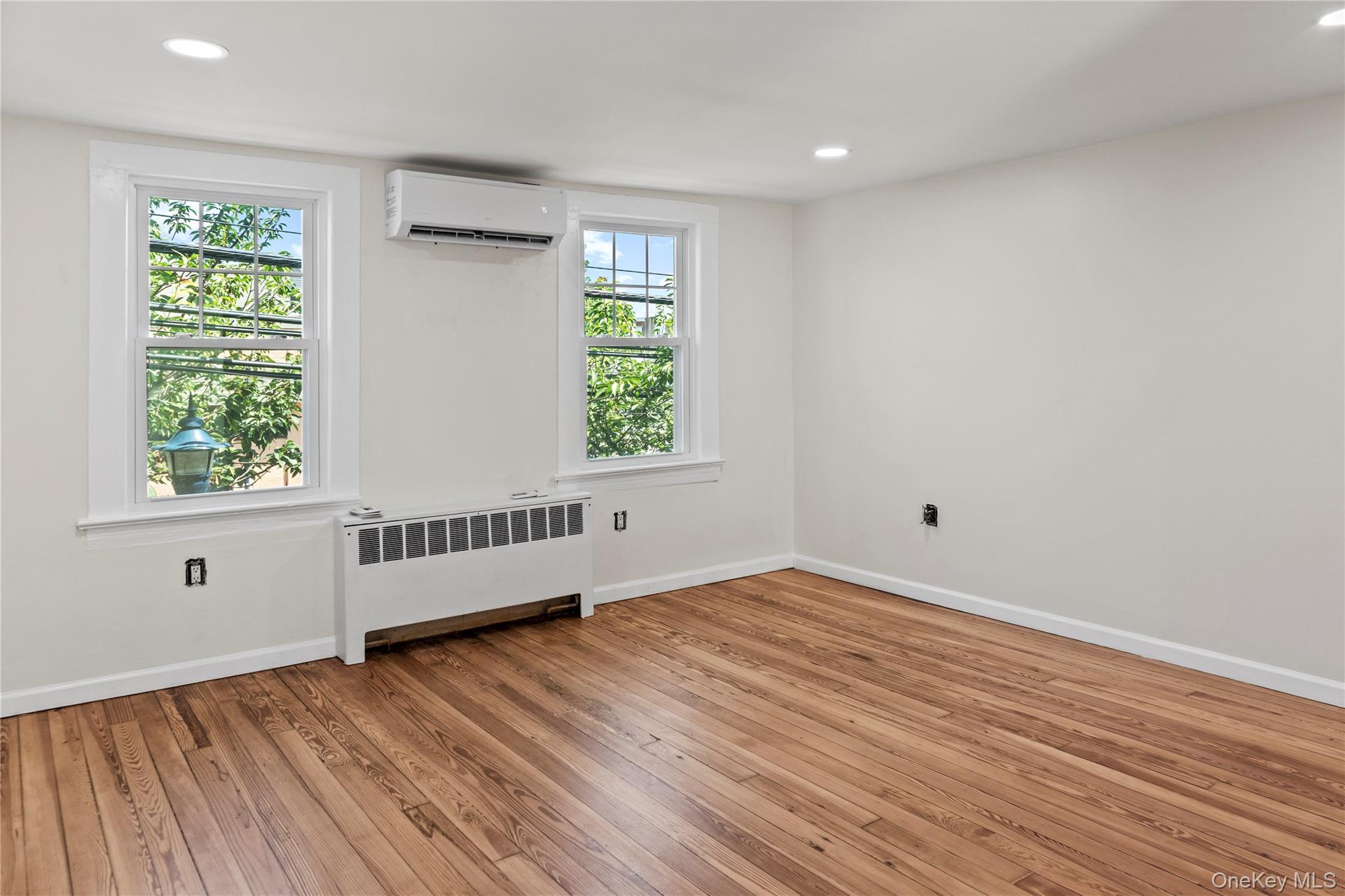 #6 photo, 51 Spring Street, Oyster Bay , NY 11771