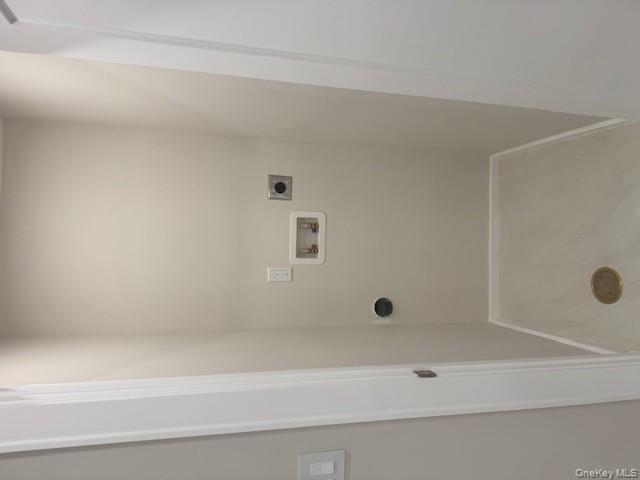 #15 photo, 48 Ripple Lane, Levittown , NY 11756