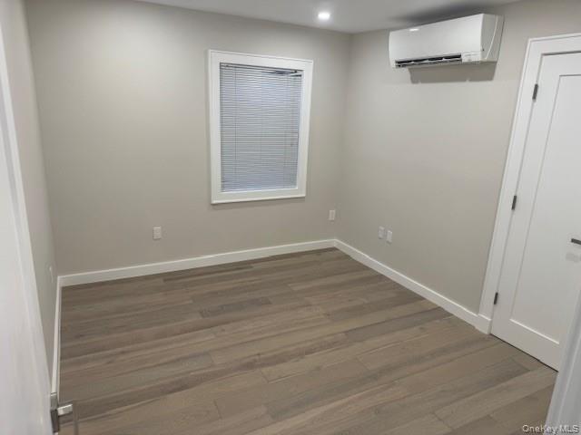 #8 photo, 48 Ripple Lane, Levittown , NY 11756