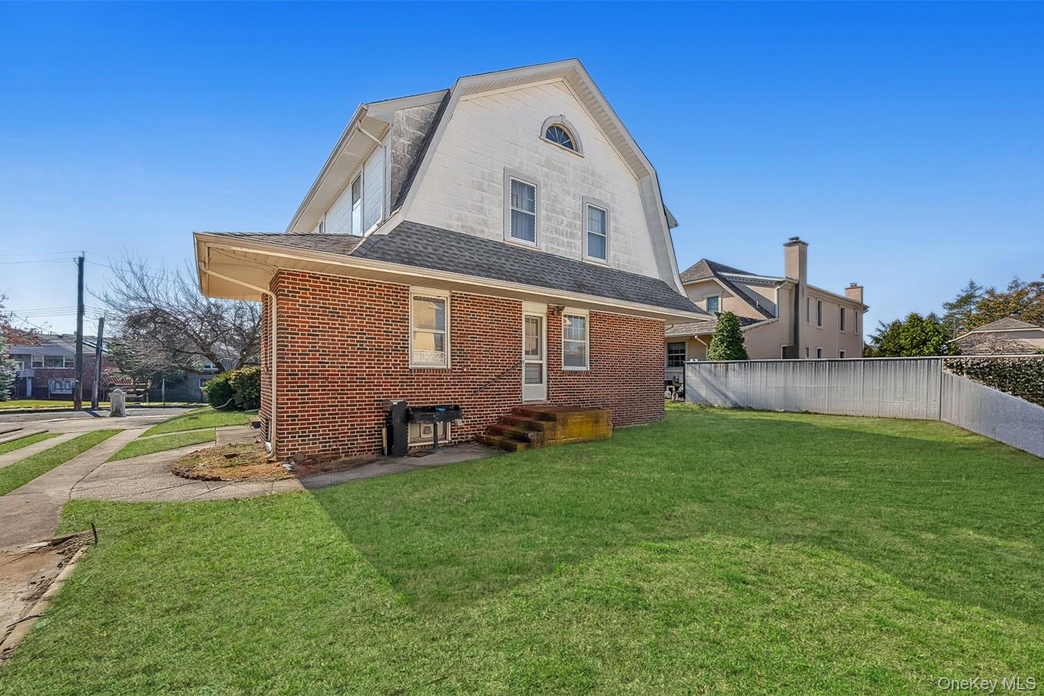 #8 photo, 27 Center Drive, Malba , NY 11357