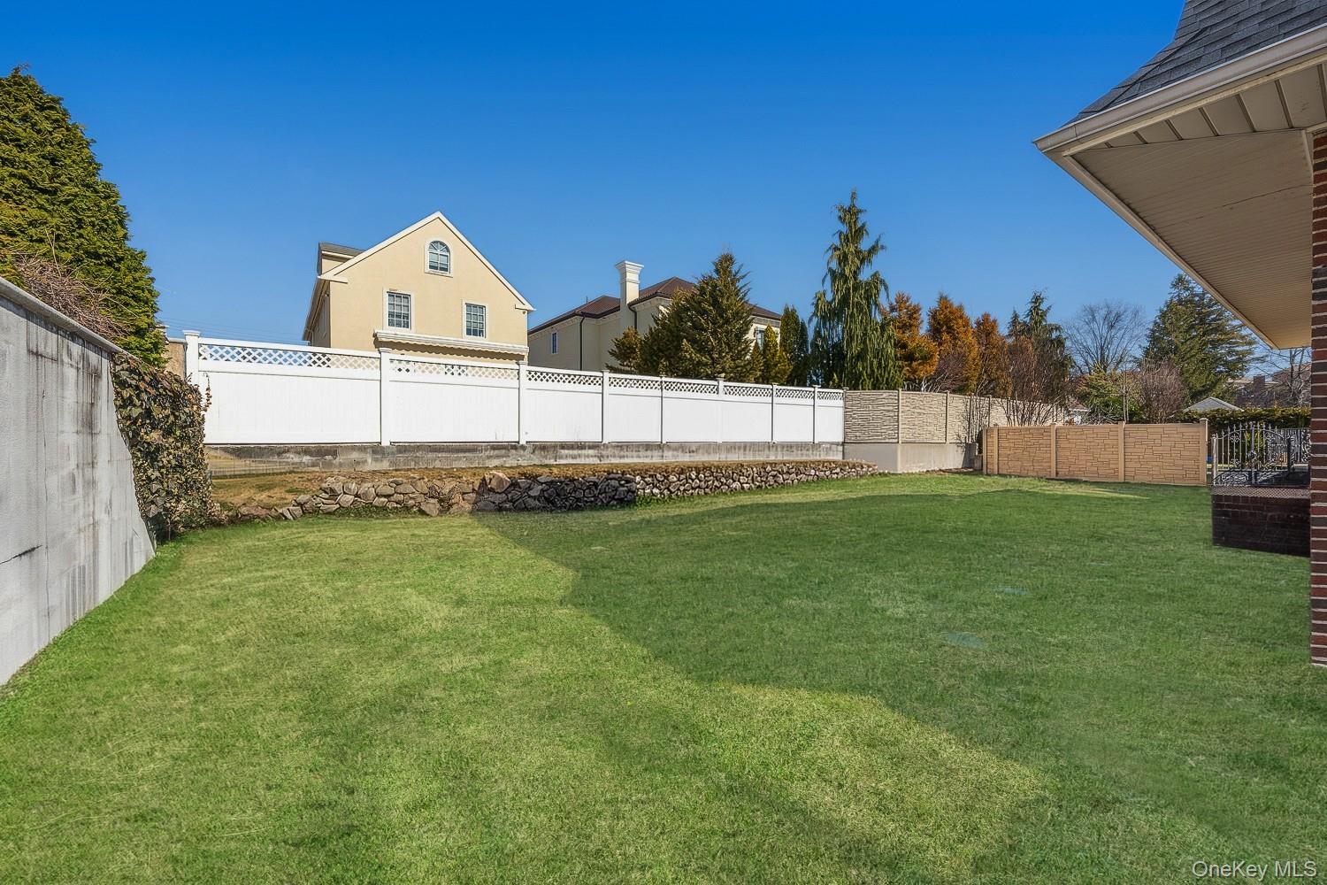 #9 photo, 27 Center Drive, Malba , NY 11357