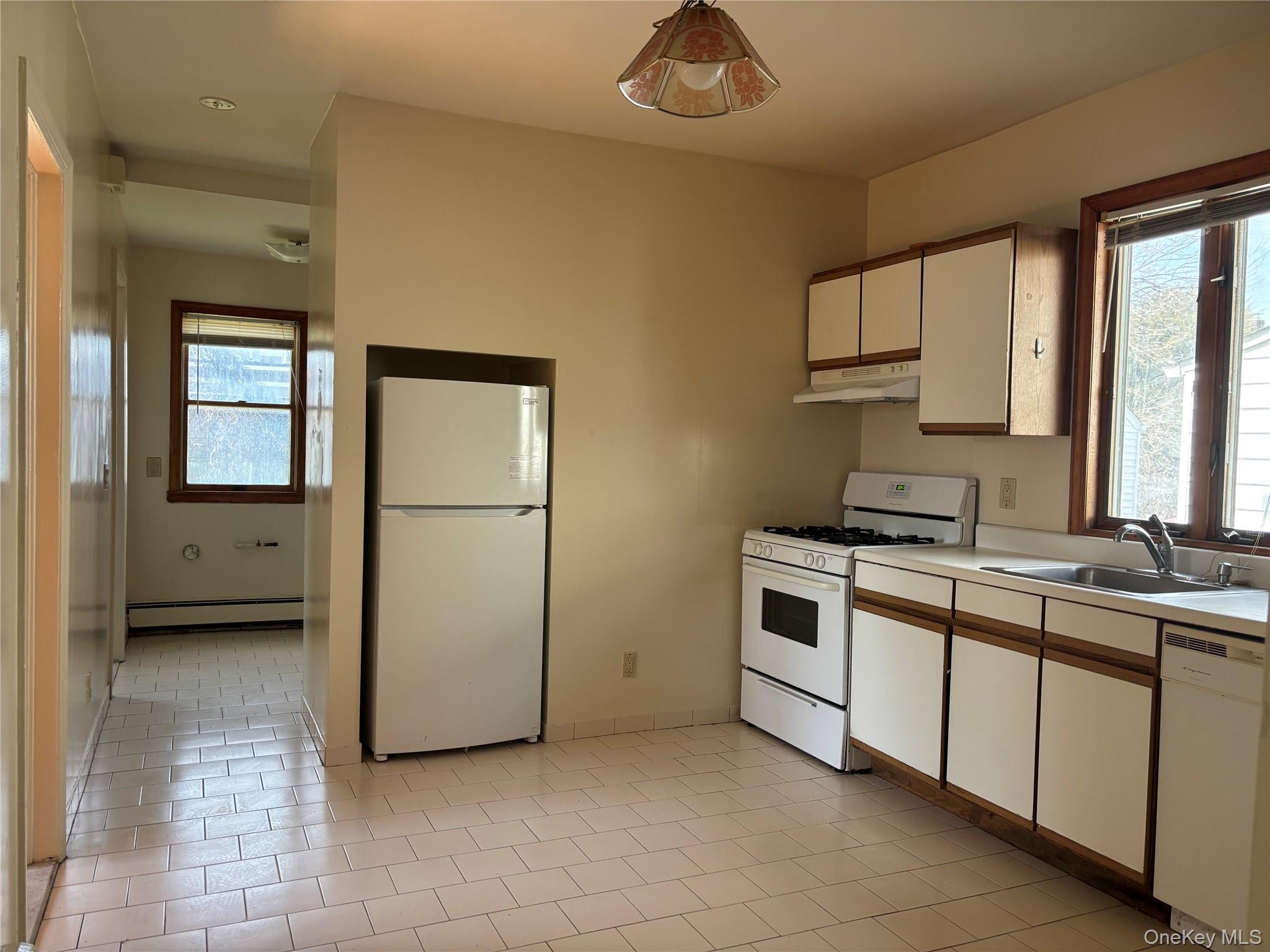 #4 photo, 47 Hartwell Place, Woodmere , NY 11598