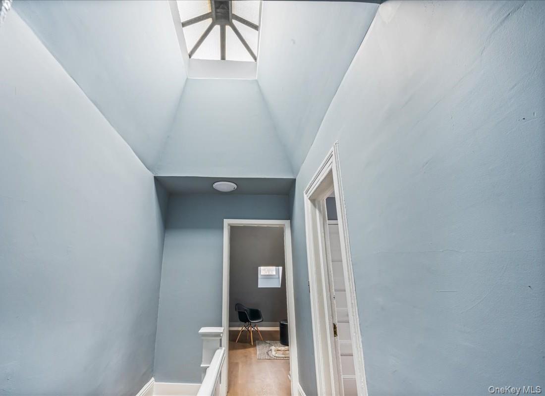 #18 photo, 19619 89th Road, Hollis , NY 11423