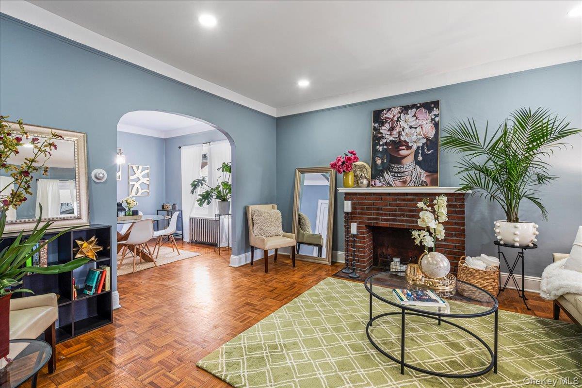 #4 photo, 19619 89th Road, Hollis , NY 11423