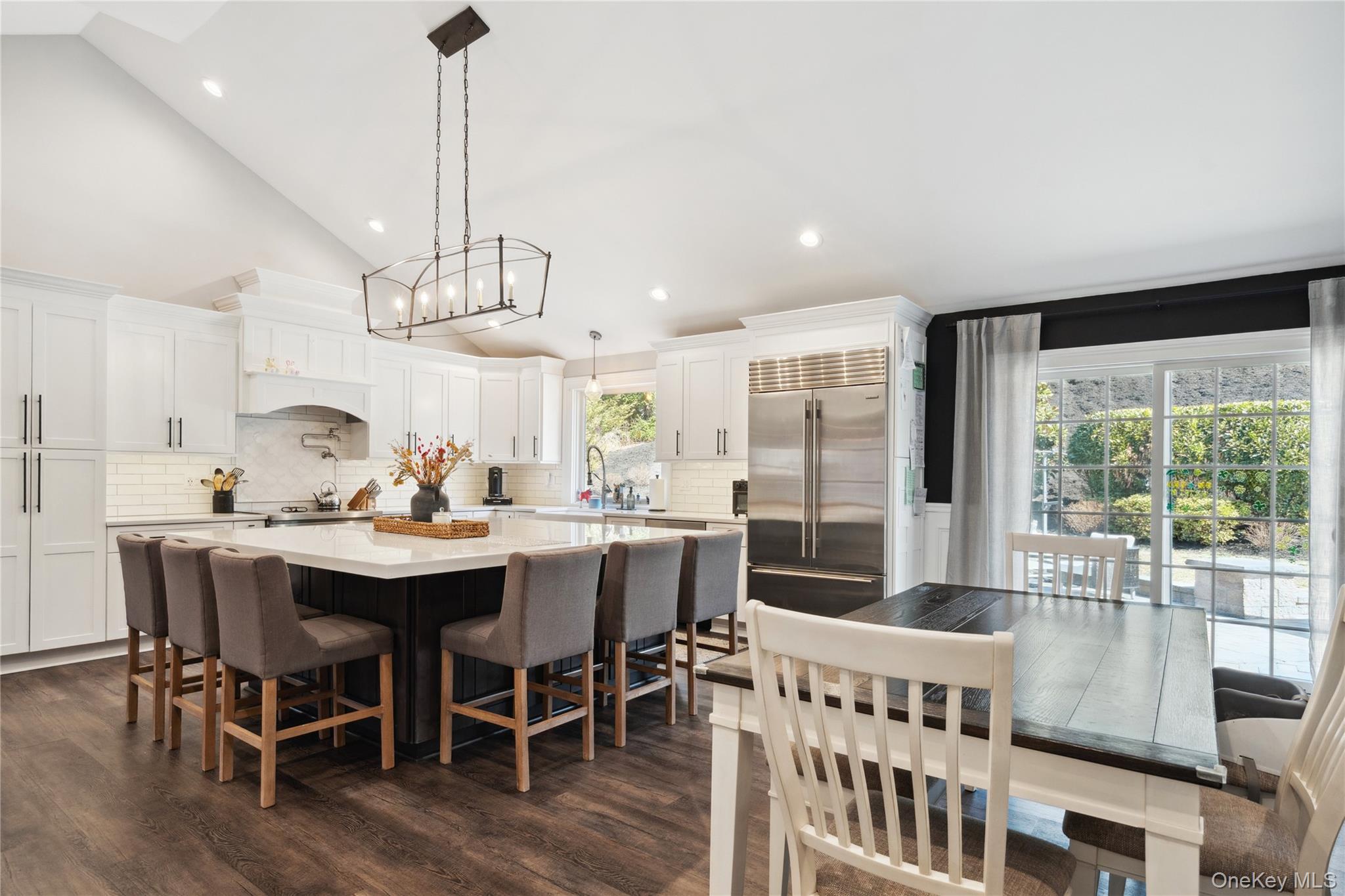 #10 photo, 1 Valley Avenue, מחוז סאפוק Smithtown , NY 11787