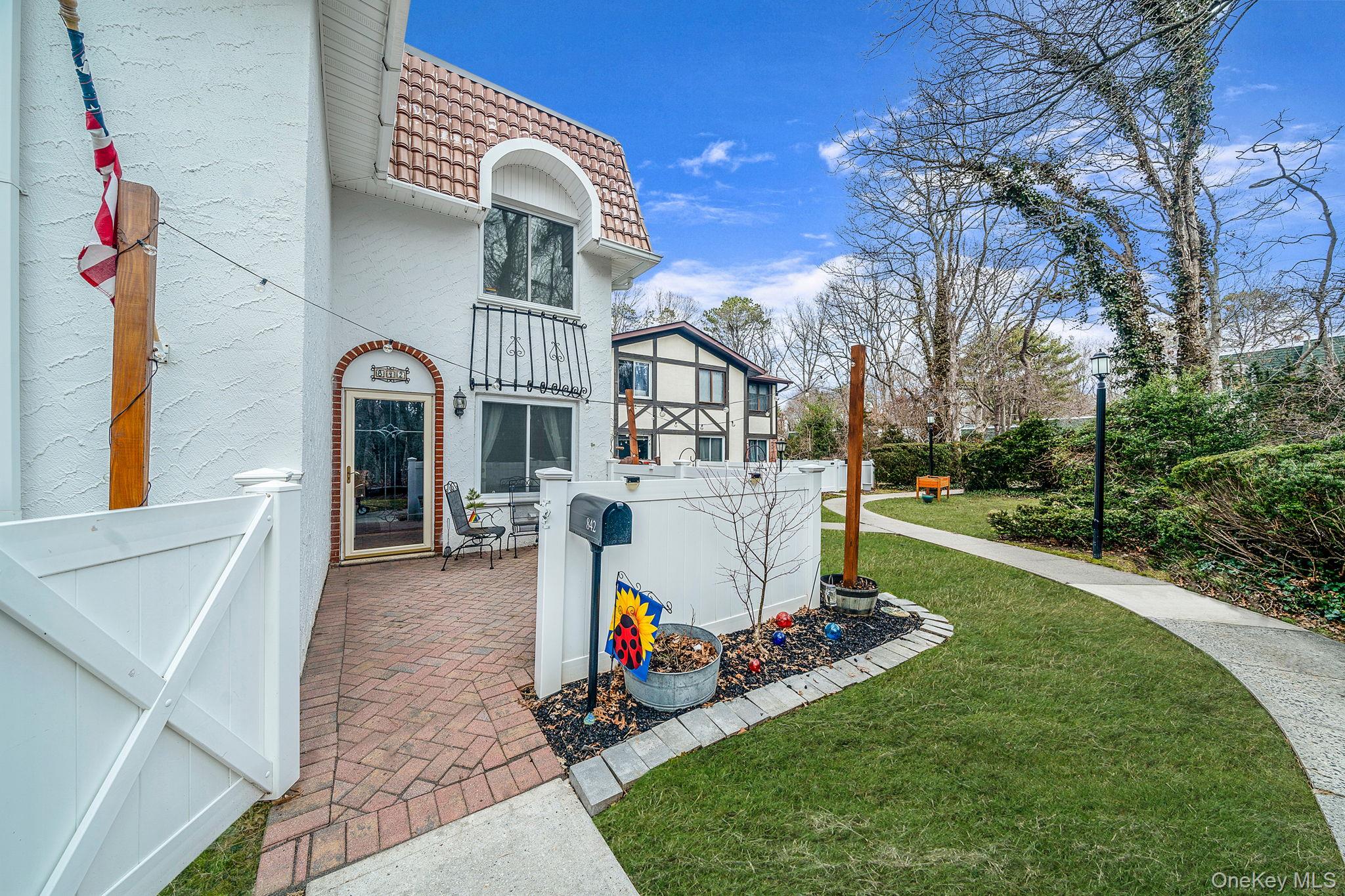 #2 photo, 842 Golf Lane, Medford , NY 11763