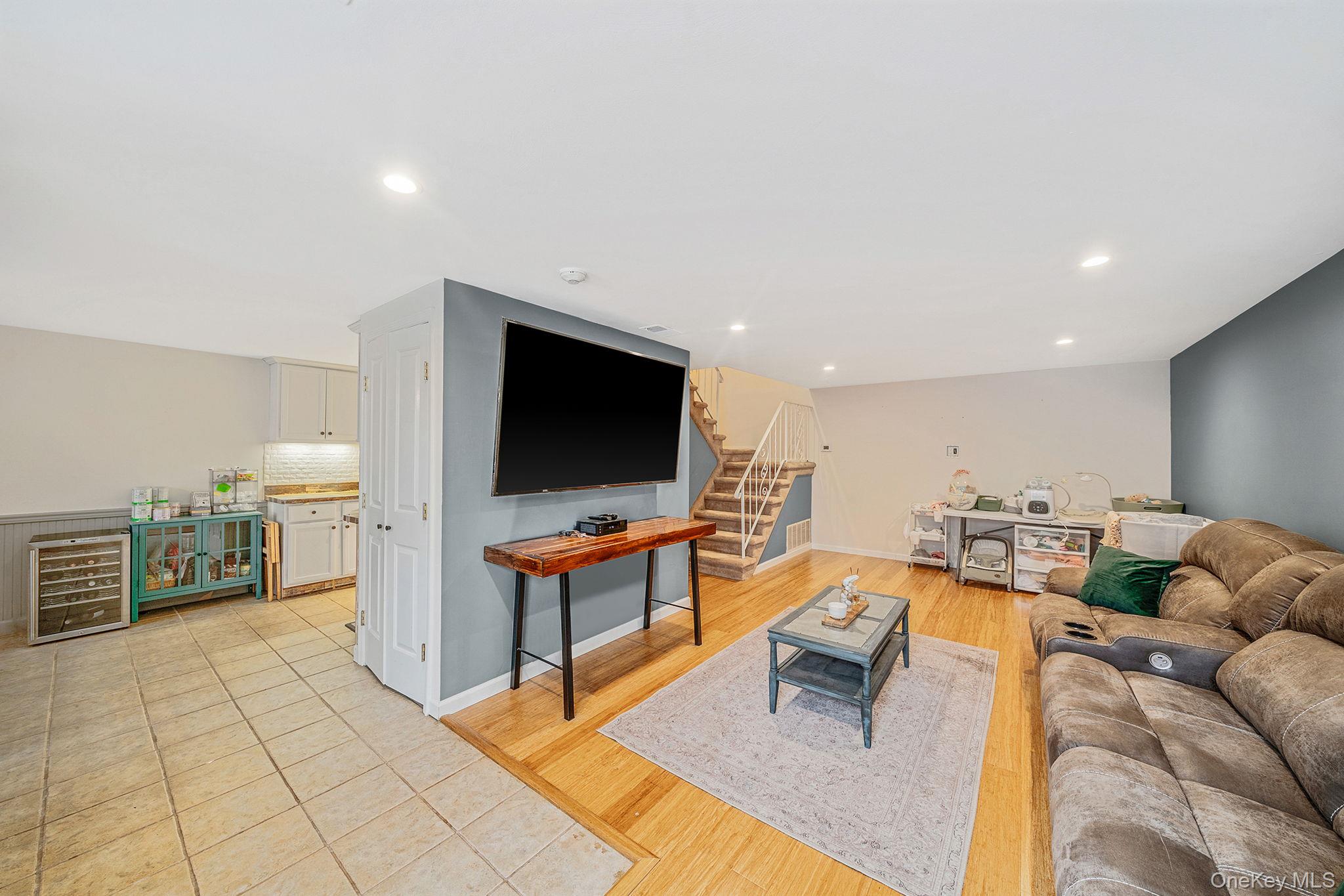 #5 photo, 842 Golf Lane, Medford , NY 11763