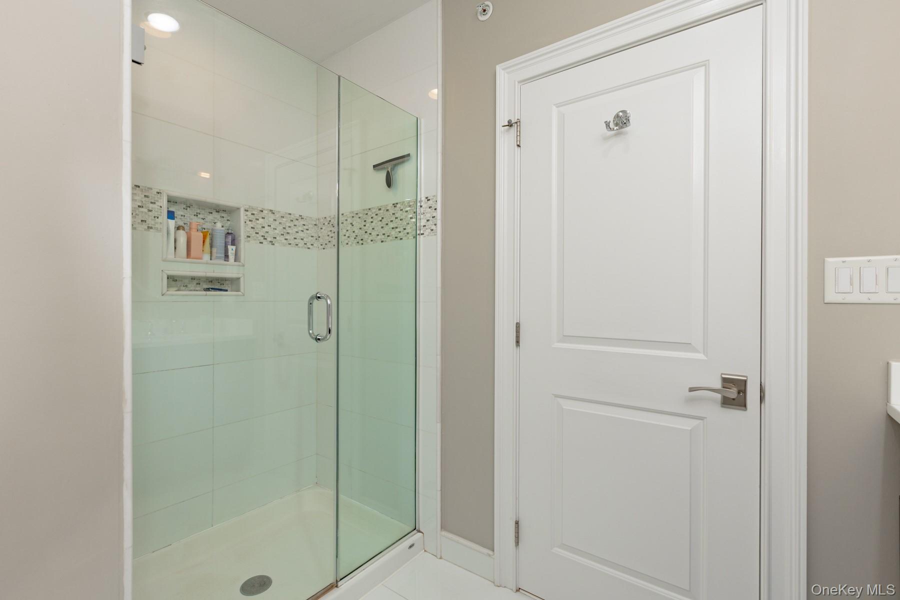 #11 photo, 5 Rosebud Lane, Babylon , NY 11702