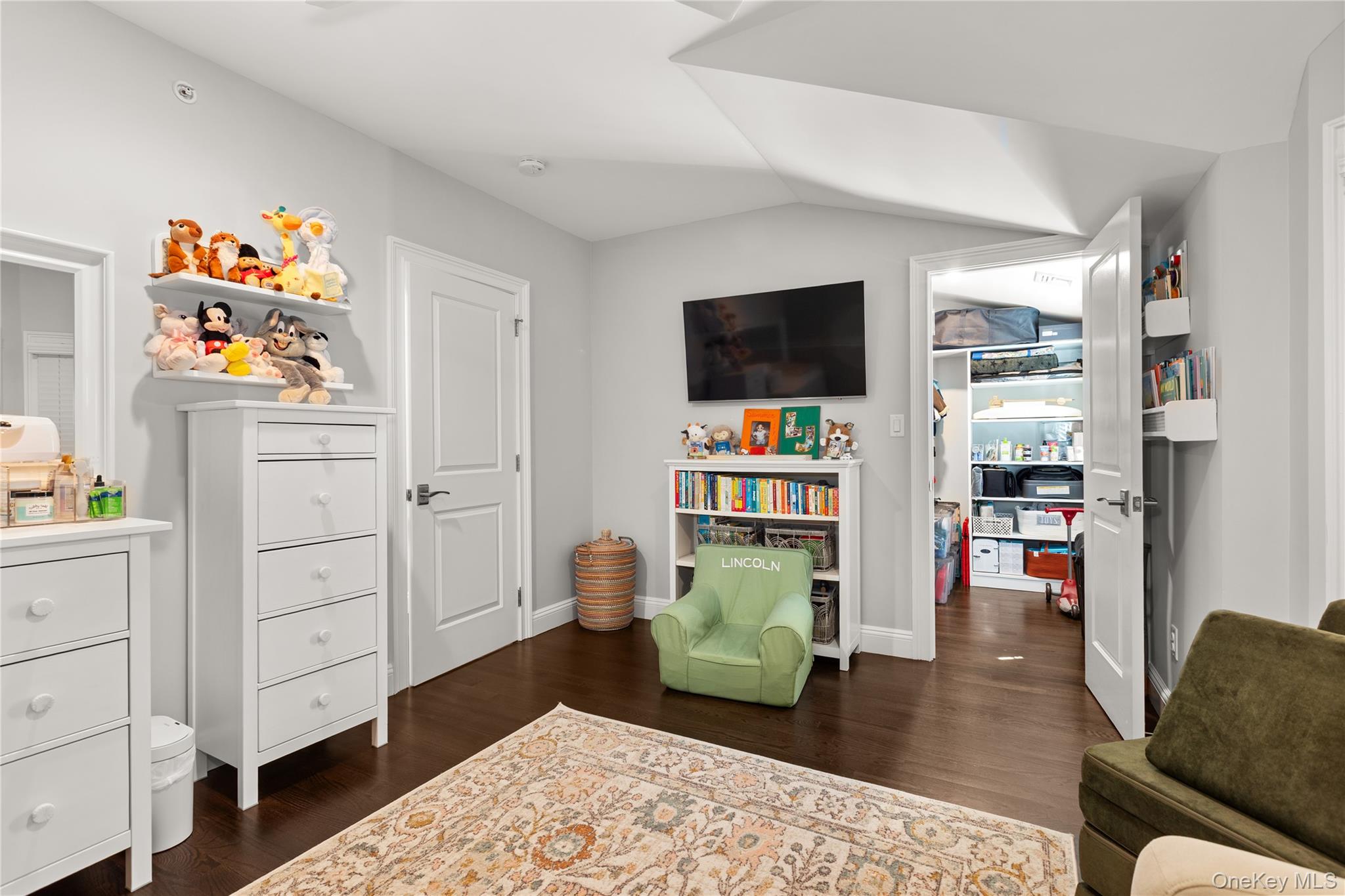 #13 photo, 5 Rosebud Lane, Babylon , NY 11702