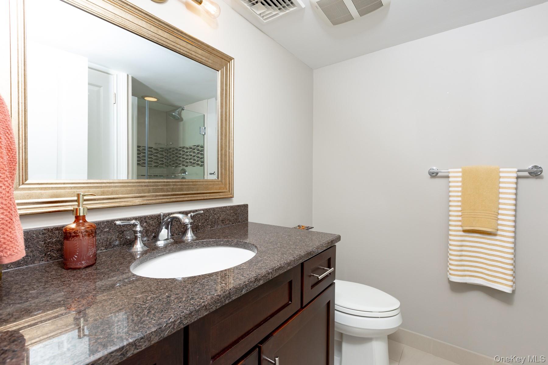 #17 photo, 5 Rosebud Lane, Babylon , NY 11702