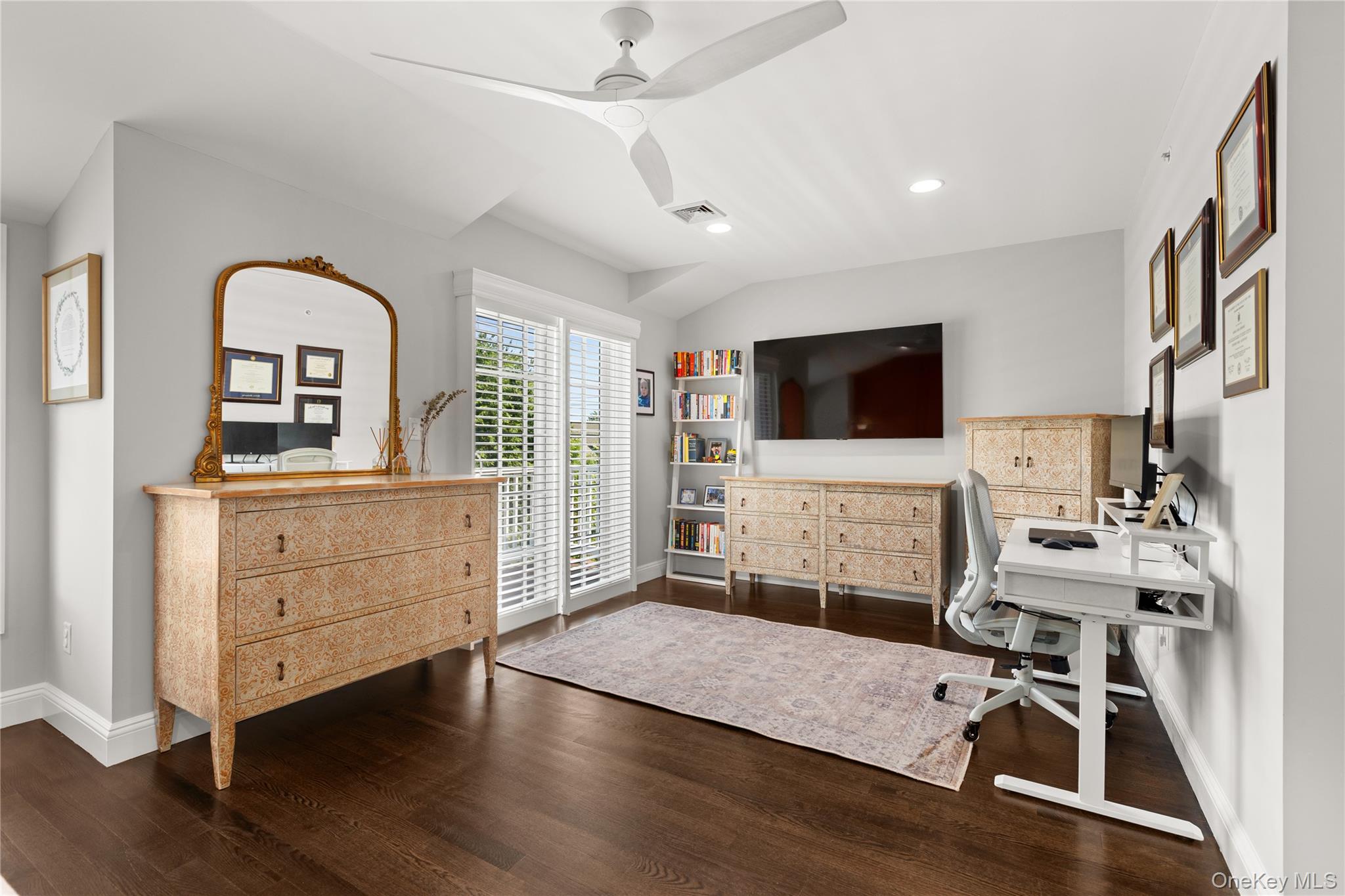 #9 photo, 5 Rosebud Lane, Babylon , NY 11702