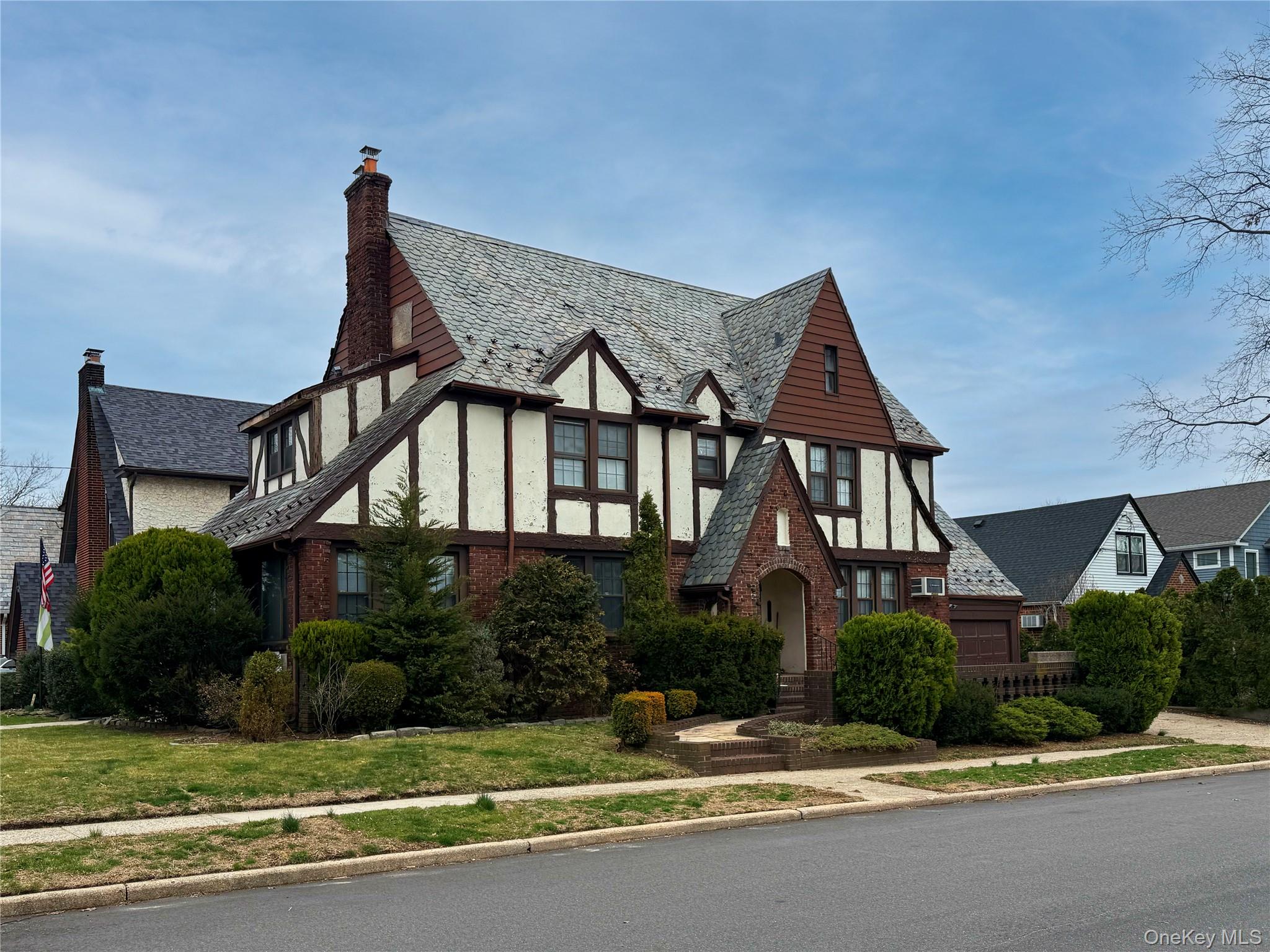 #2 photo, 59 Willow Street, Нассау ‖ Floral Park , NY 11001