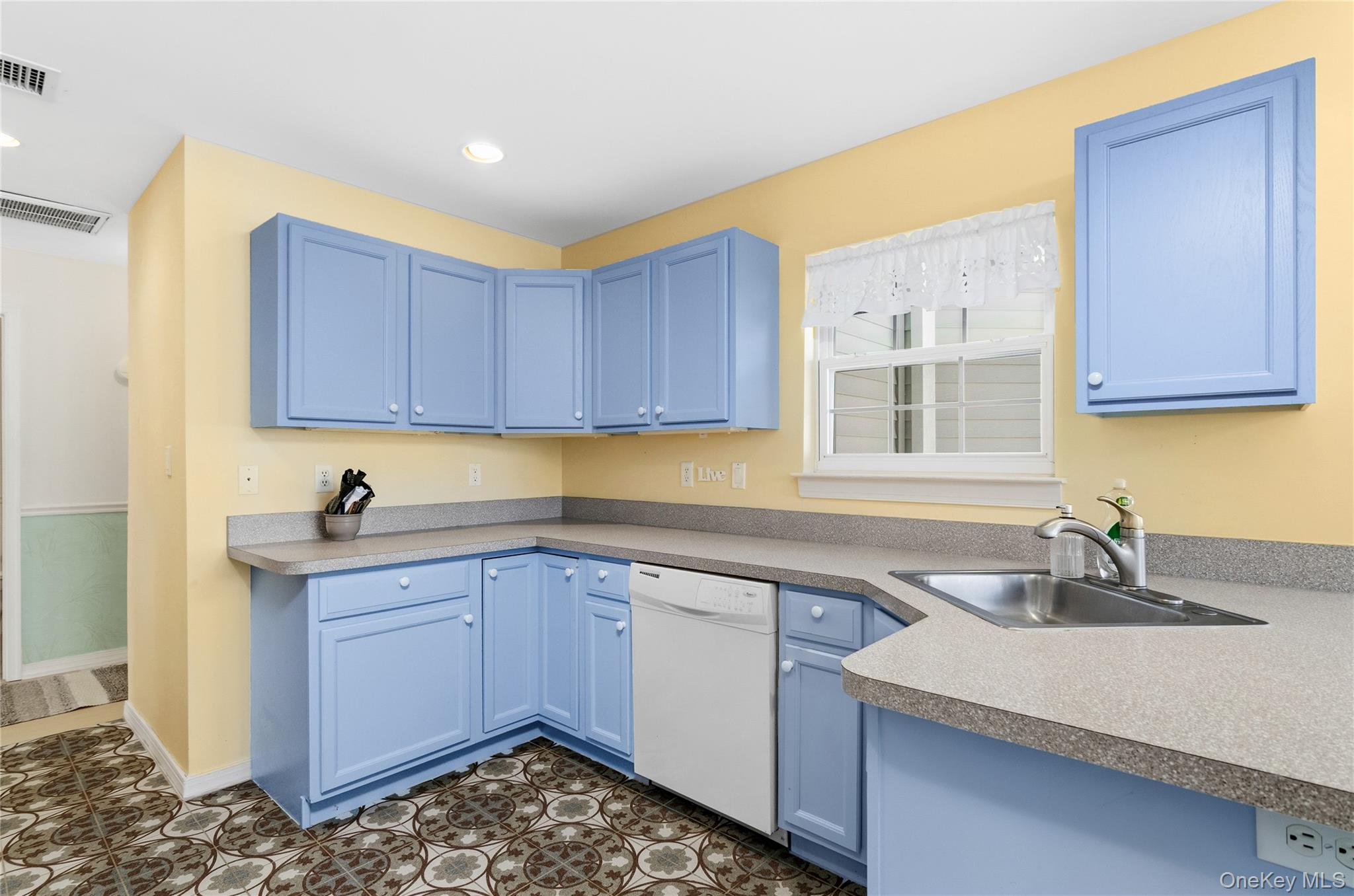 #11 photo, 3006 Amen Corner, Riverhead , NY 11901