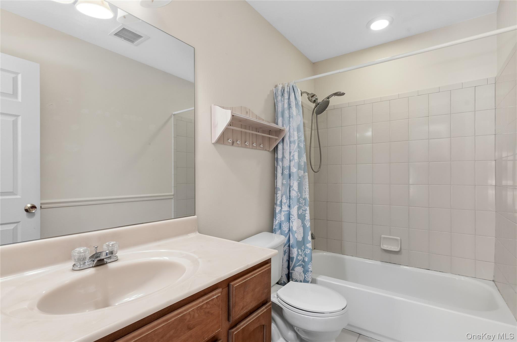 #16 photo, 3006 Amen Corner, Riverhead , NY 11901