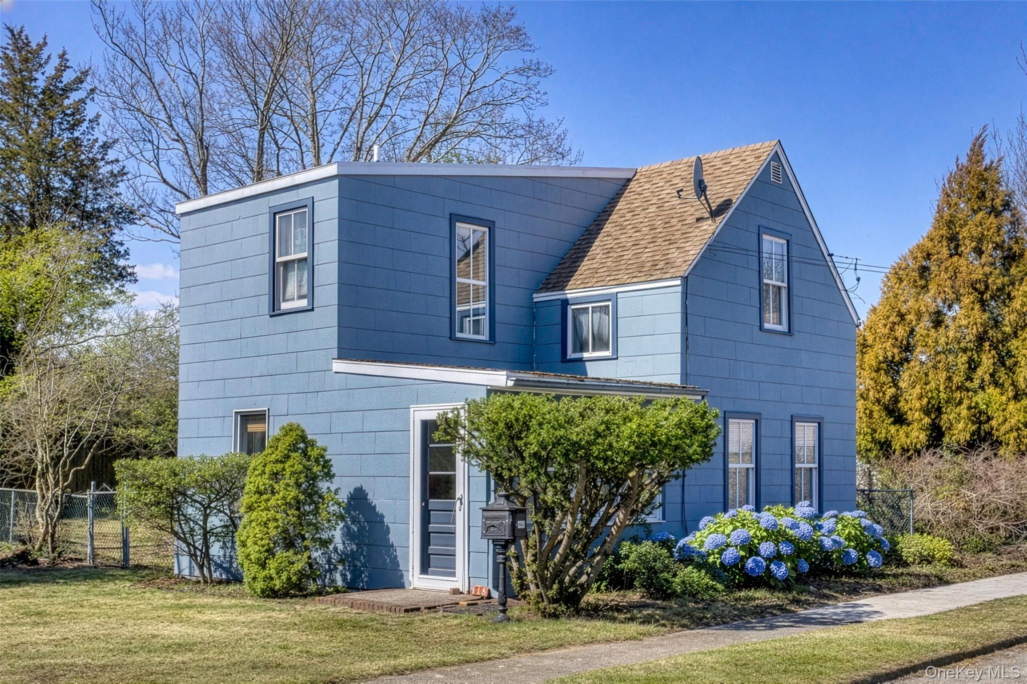 #1 photo, 415 Sterling Place, מחוז סאפוק Greenport , NY 11944