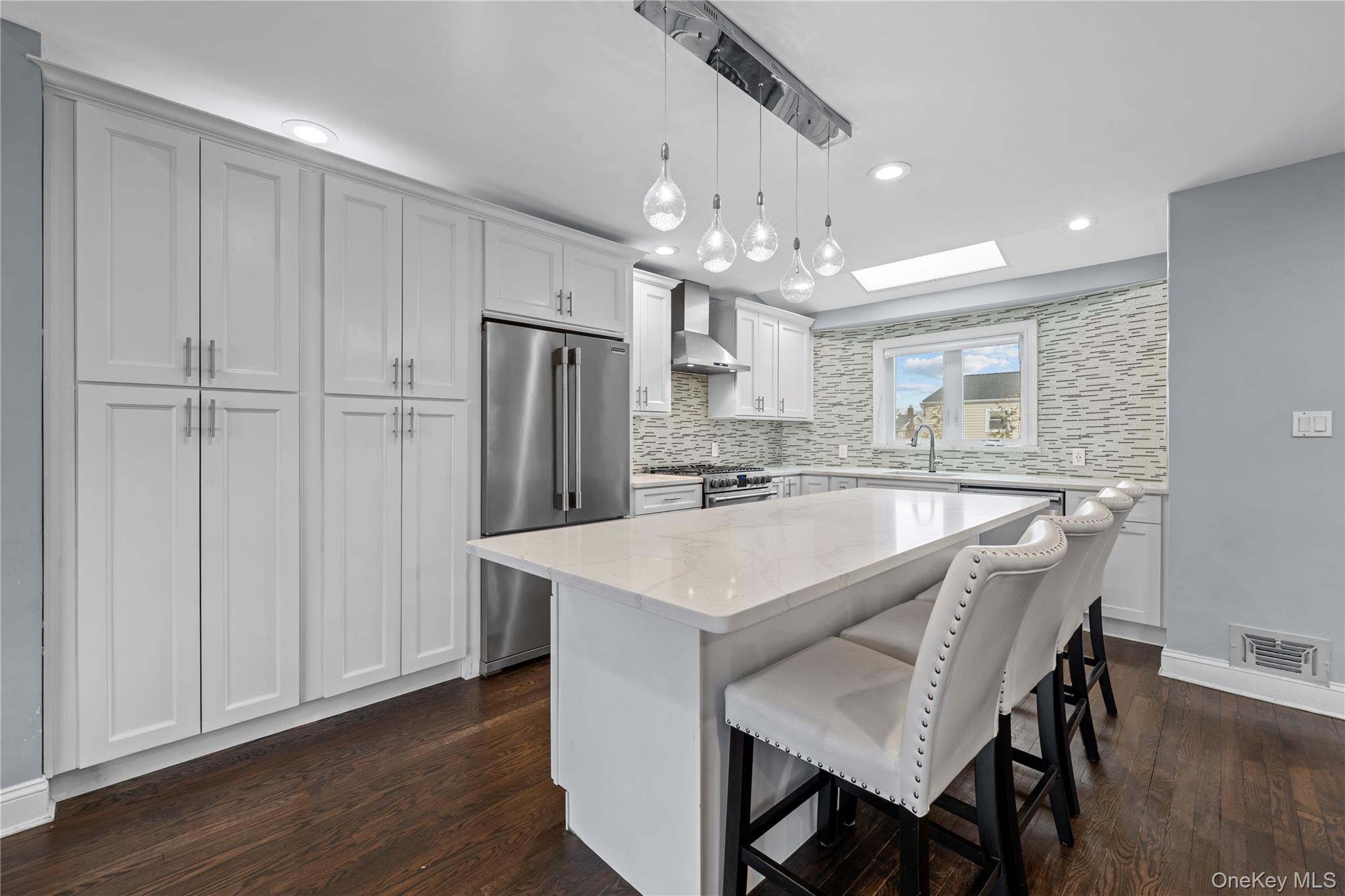 #13 photo, 2812 Covered Bridge Road, নাসাউ কাউন্টি Merrick , NY 11566