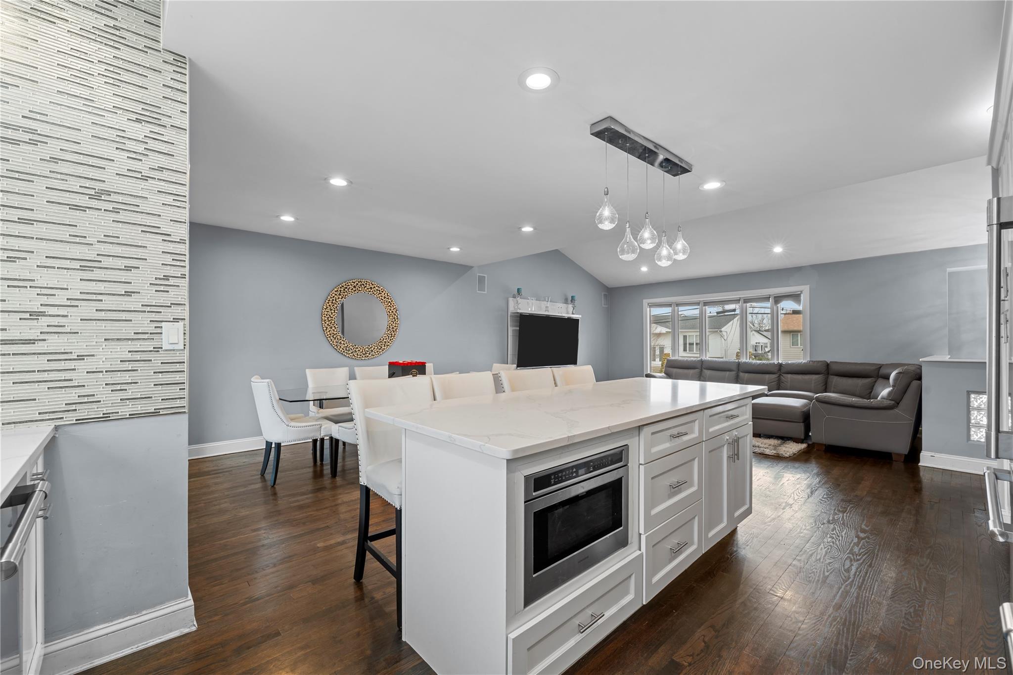 #14 photo, 2812 Covered Bridge Road, নাসাউ কাউন্টি Merrick , NY 11566