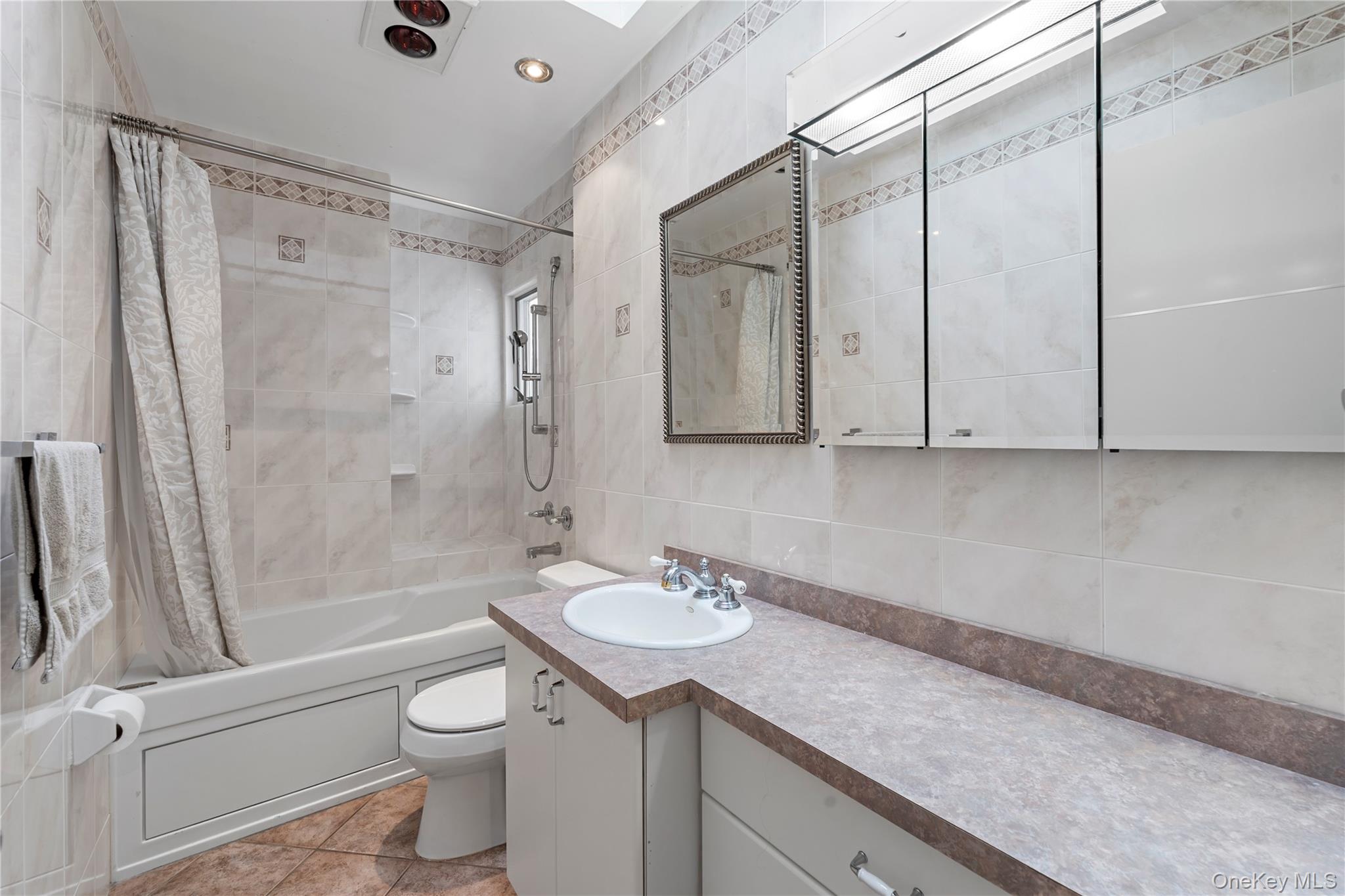 #19 photo, 2812 Covered Bridge Road, নাসাউ কাউন্টি Merrick , NY 11566