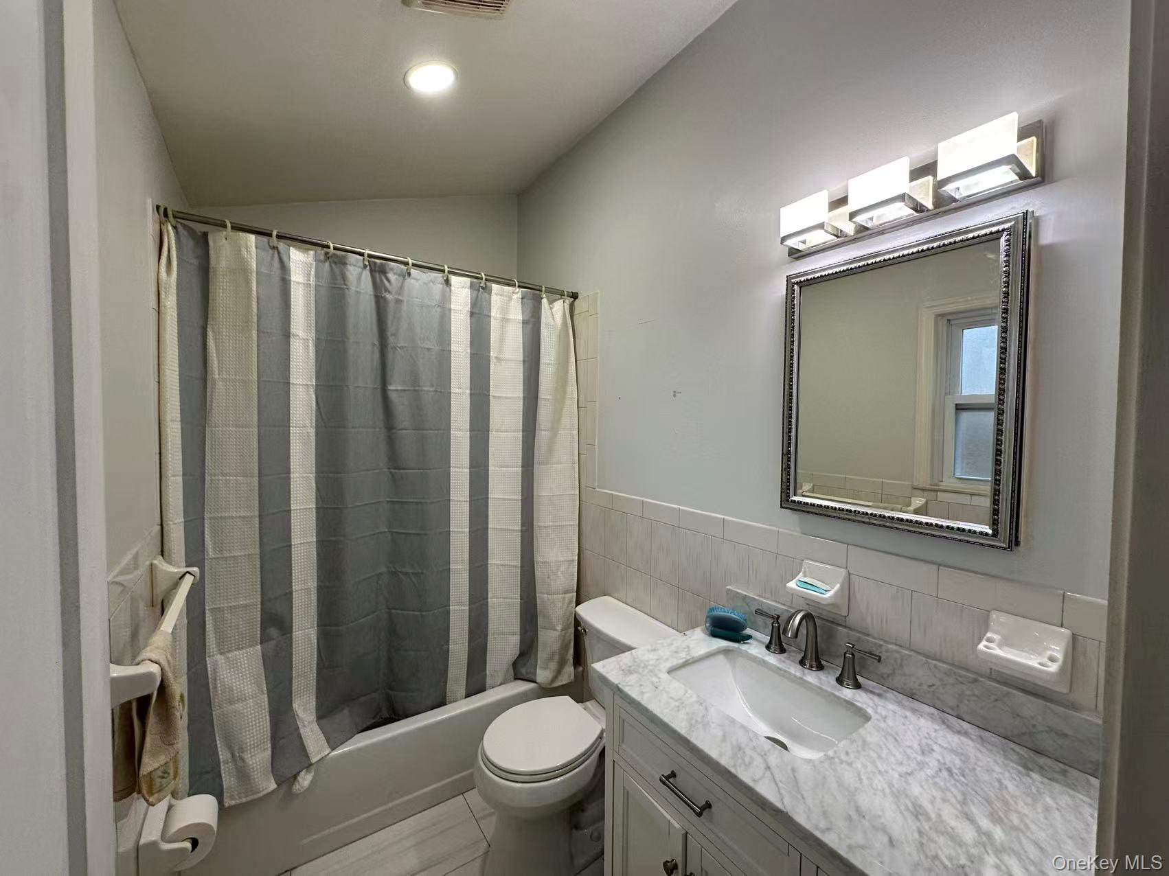 #13 photo, 173 Davenport Street, সাফোক কাউন্টি Lindenhurst , NY 11757