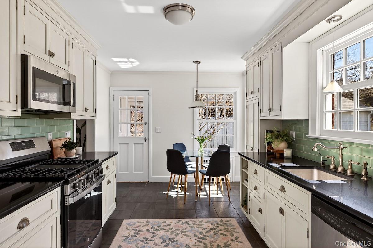 #14 photo, 48 Fenwick Road, Hastings-on-Hudson , NY 10706