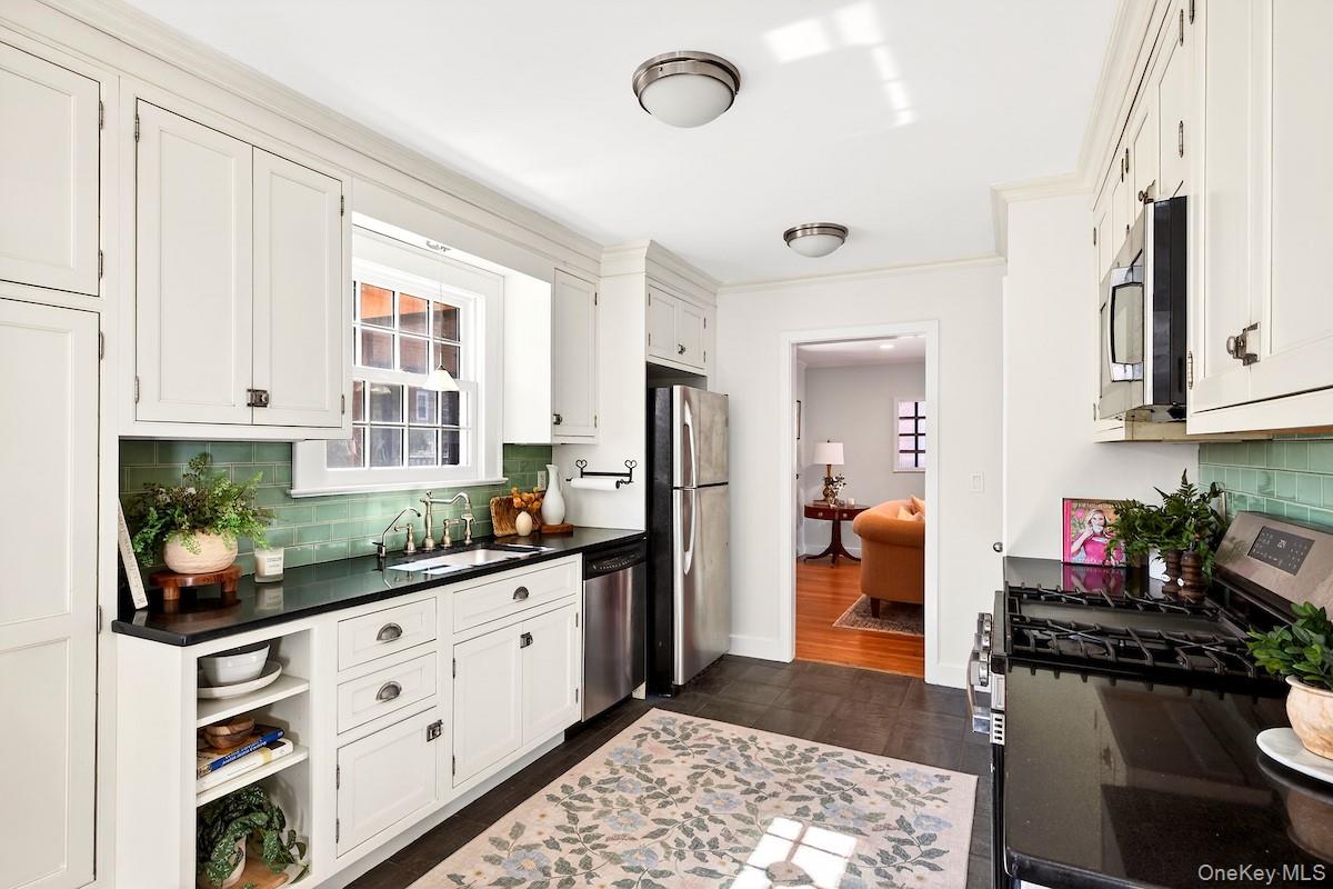 #15 photo, 48 Fenwick Road, Hastings-on-Hudson , NY 10706