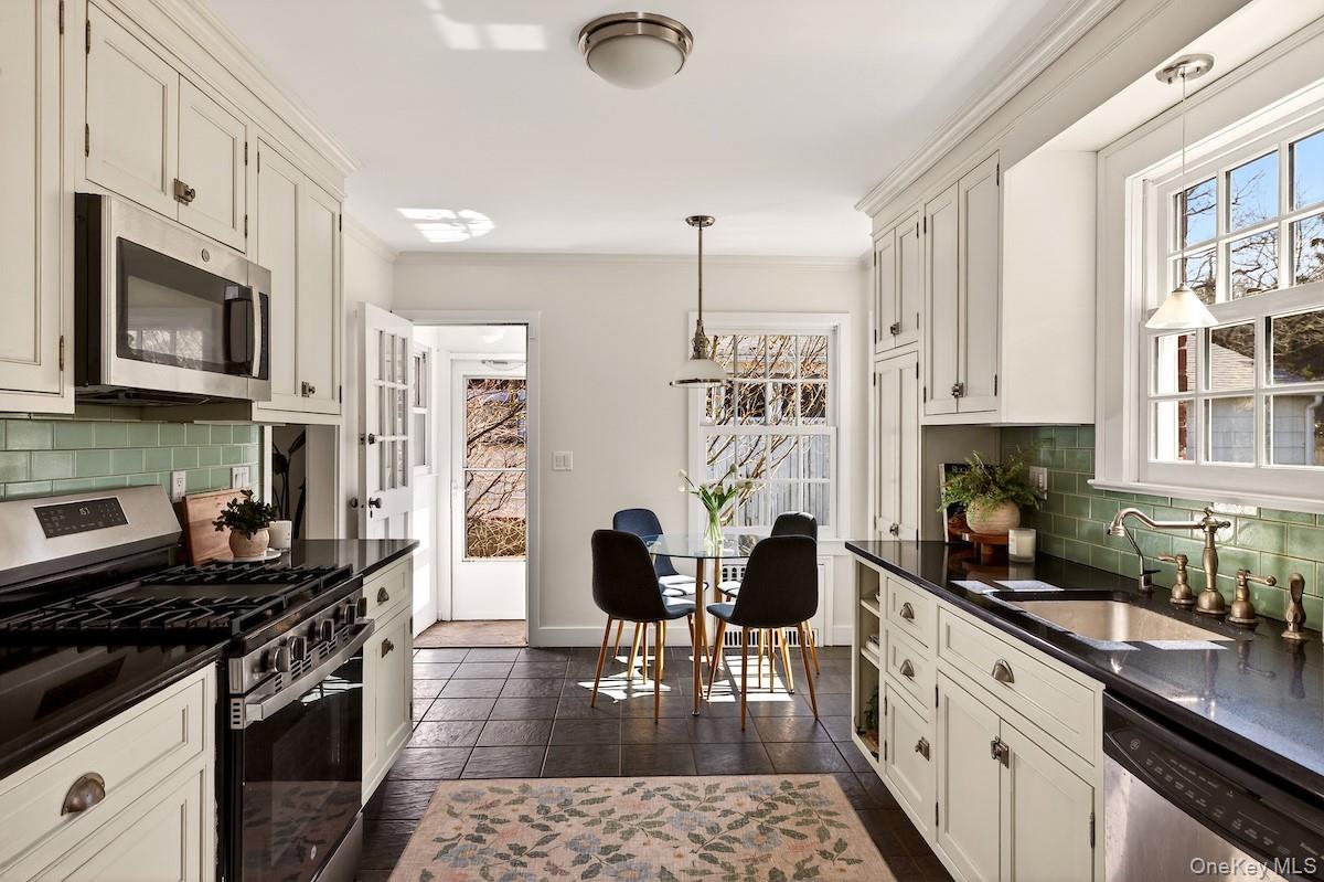 #3 photo, 48 Fenwick Road, Hastings-on-Hudson , NY 10706