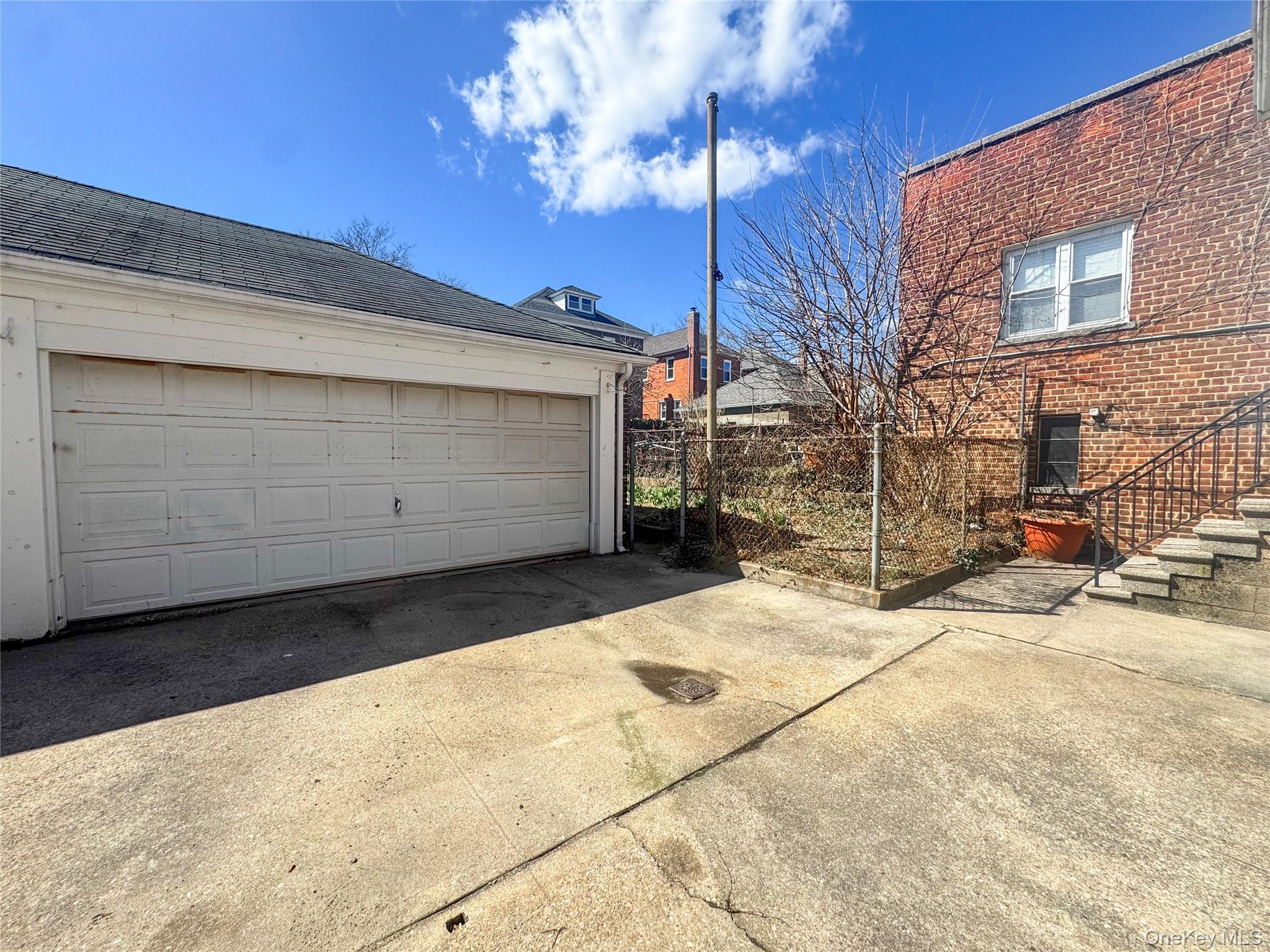 #4 photo, 2021 Haight Avenue, Bronx , NY 10461