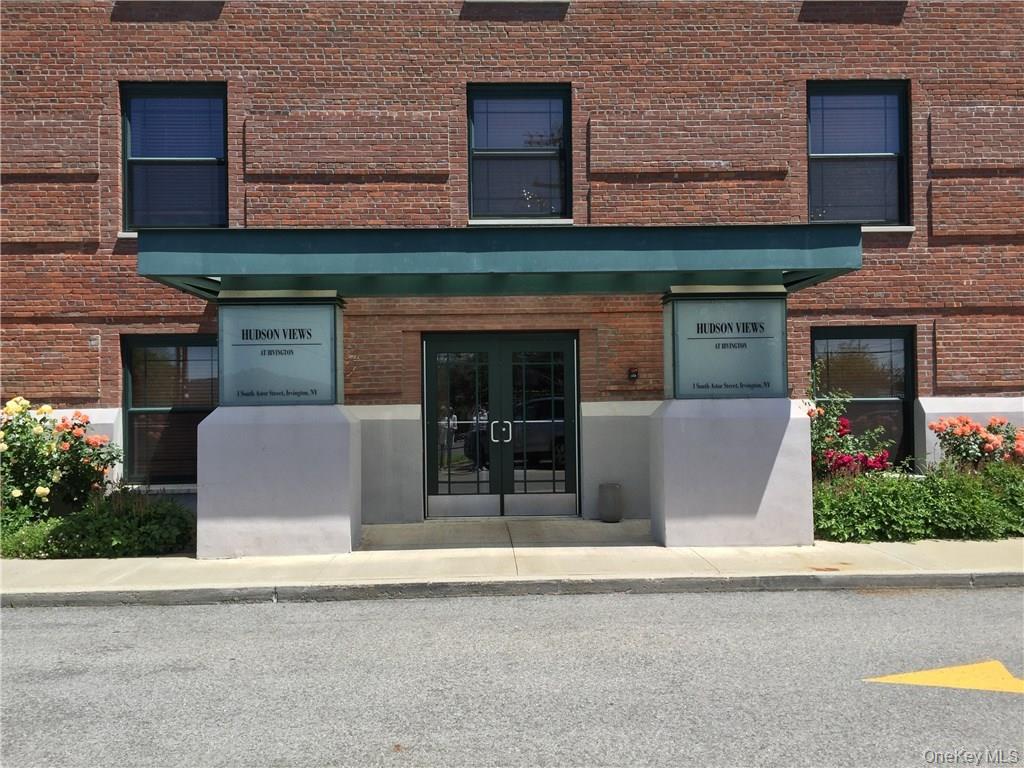 #2 photo, 1 S Astor Street, Irvington , NY 10533