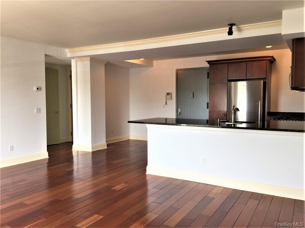 #4 photo, 1 S Astor Street, Irvington , NY 10533