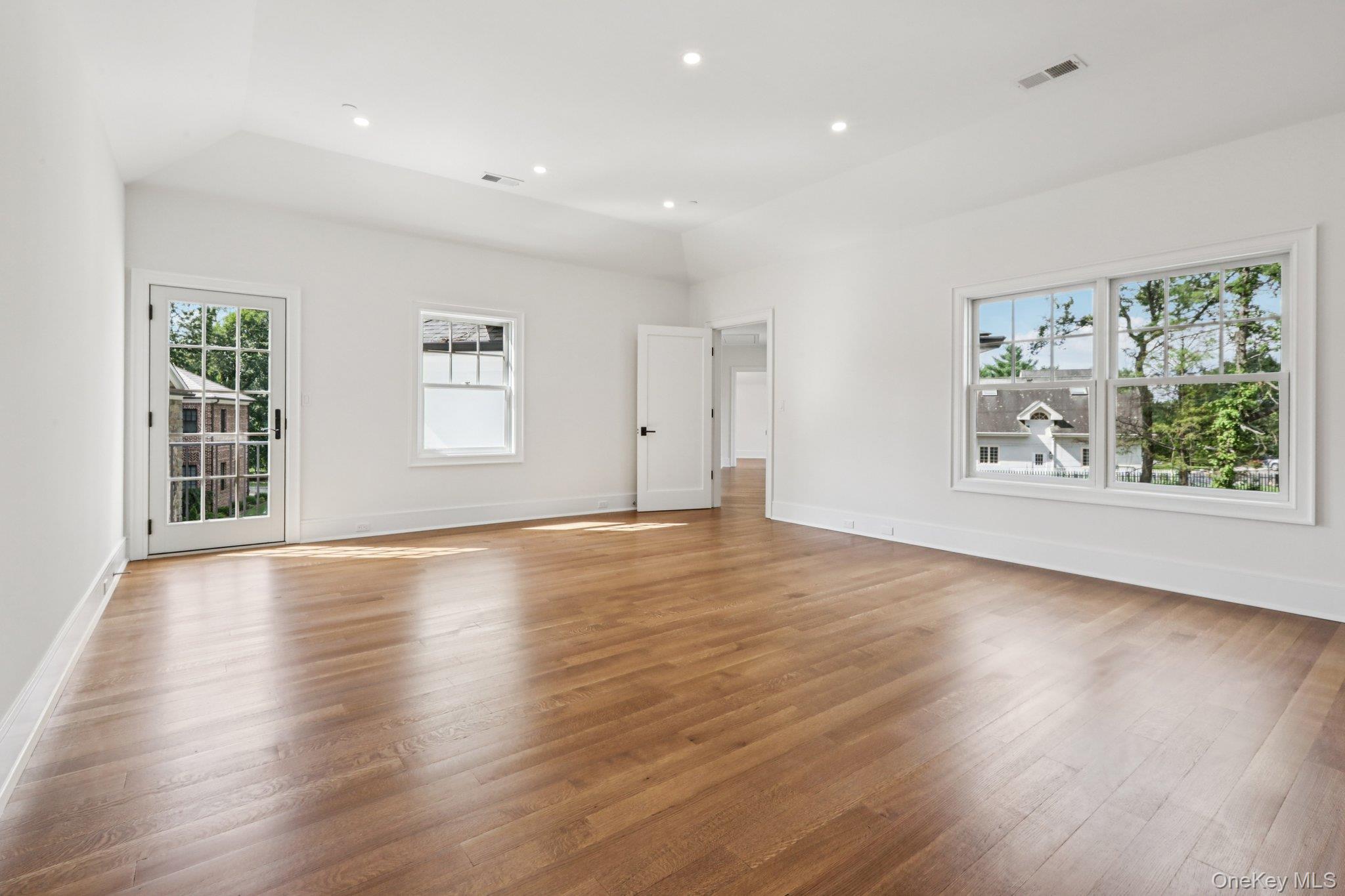 #19 photo, 15 High Point Terrace, Scarsdale , NY 10583