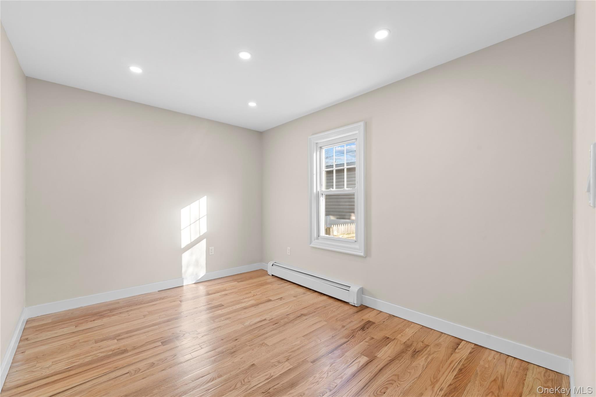 #13 photo, 2858 Cherry Court, নাসাউ কাউন্টি Oceanside , NY 11572