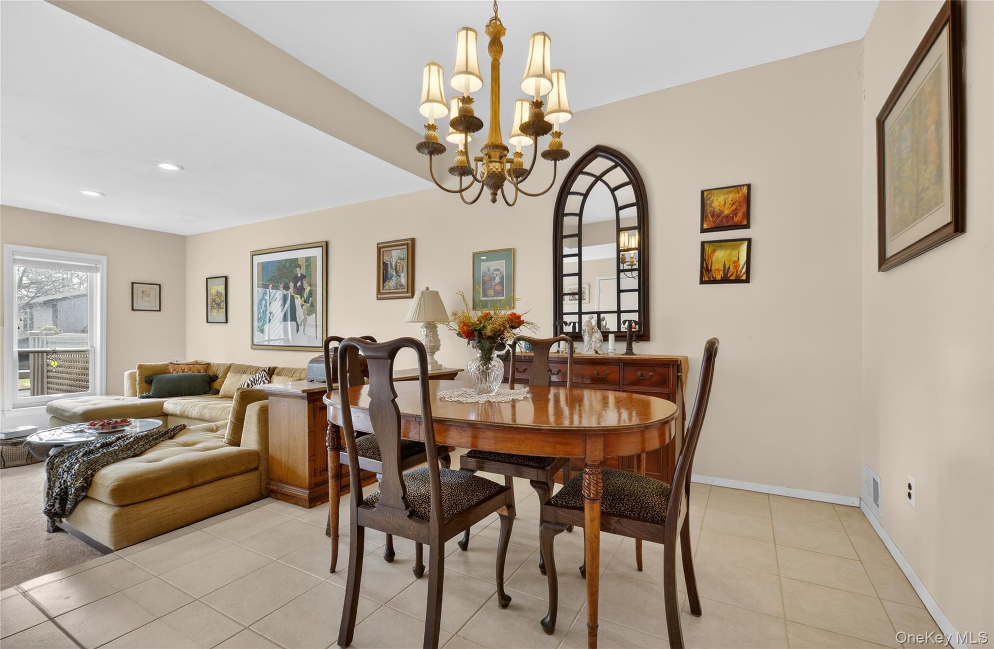 #11 photo, 285 Carriage House Drive, नासाउ काउंटी Jericho , NY 11753