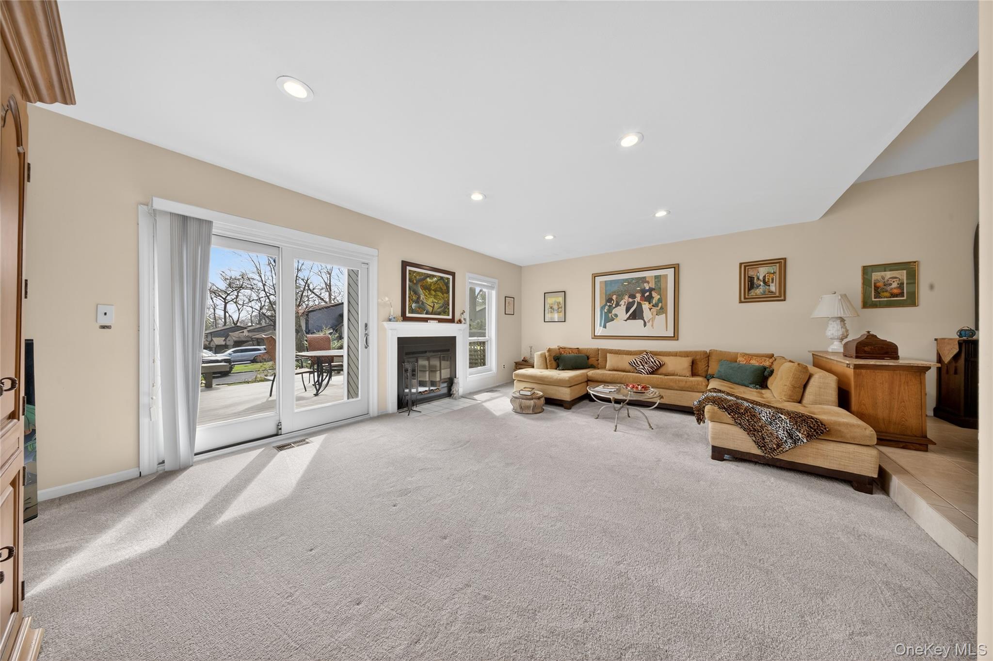 #7 photo, 285 Carriage House Drive, नासाउ काउंटी Jericho , NY 11753