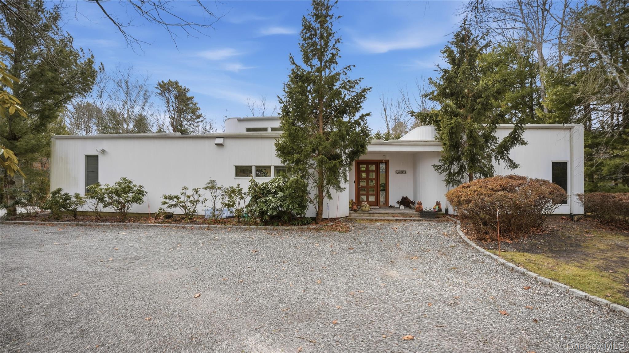 #1 photo, 15 Blueberry Lane, Quogue , NY 11959