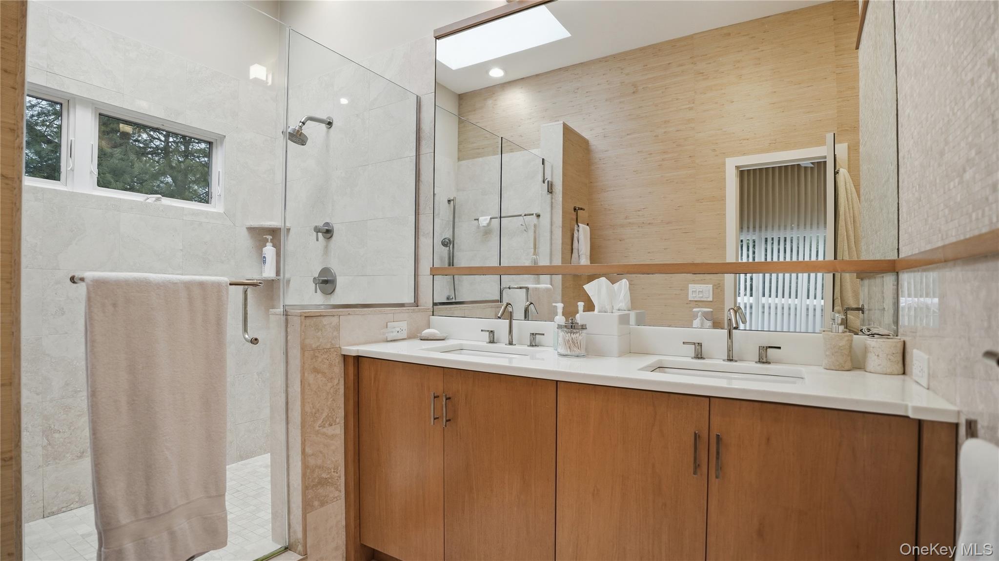 #19 photo, 15 Blueberry Lane, Quogue , NY 11959