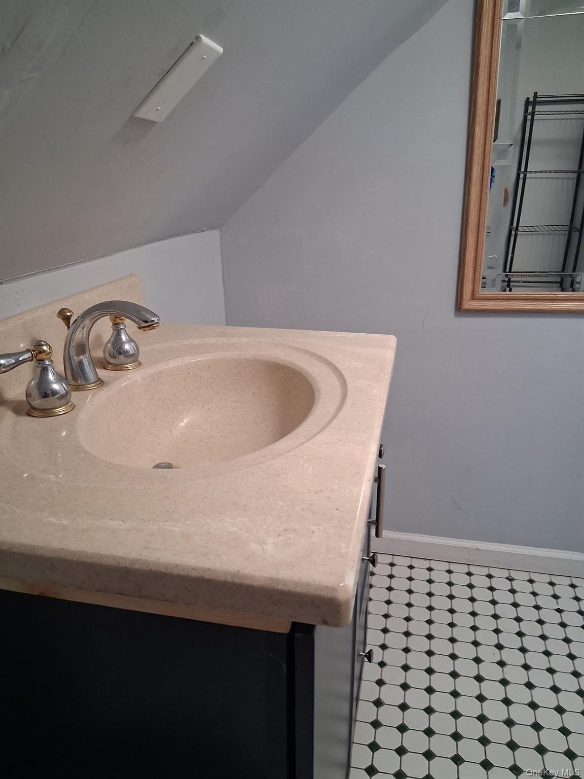 #15 photo, 29 Hickory Street, מחוז סאפוק Central Islip , NY 11722