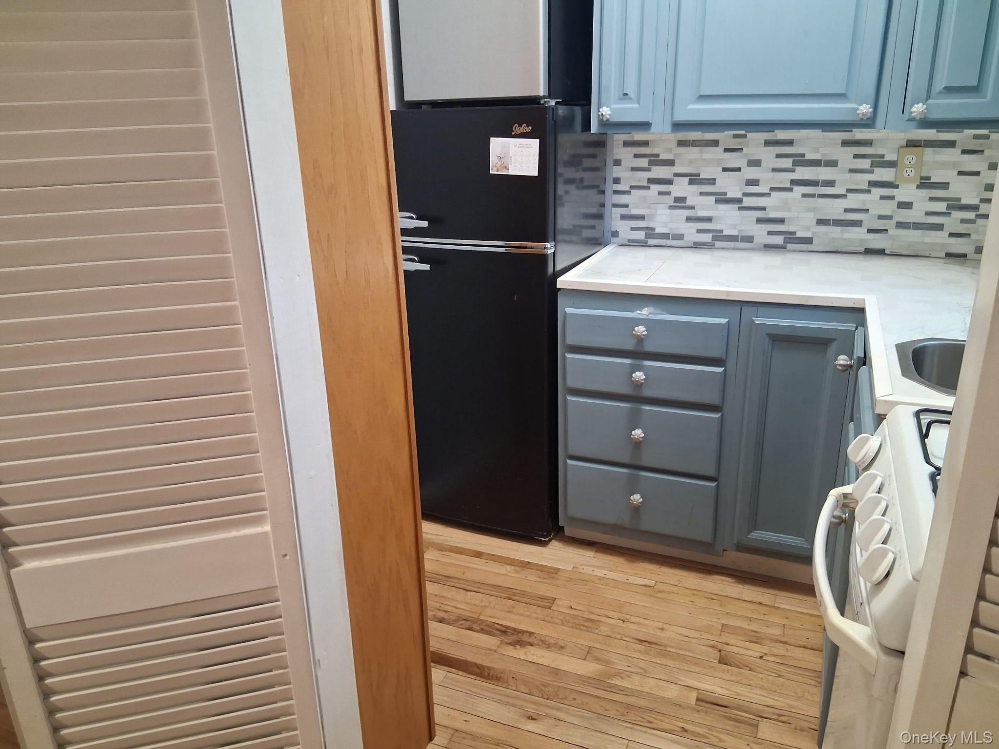 #7 photo, 29 Hickory Street, מחוז סאפוק Central Islip , NY 11722