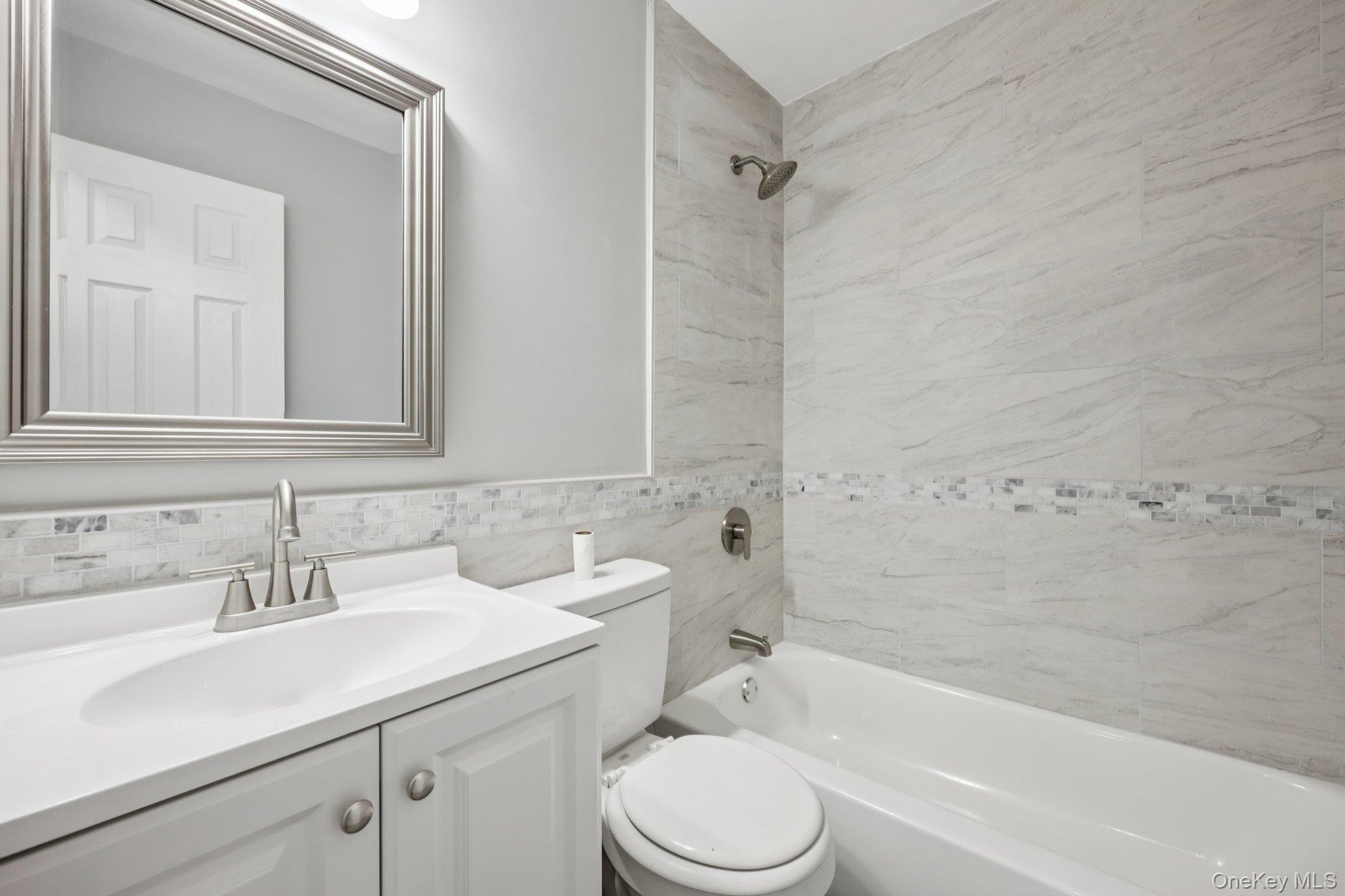 #17 photo, 33 E Cherry Street, Central Islip , NY 11722