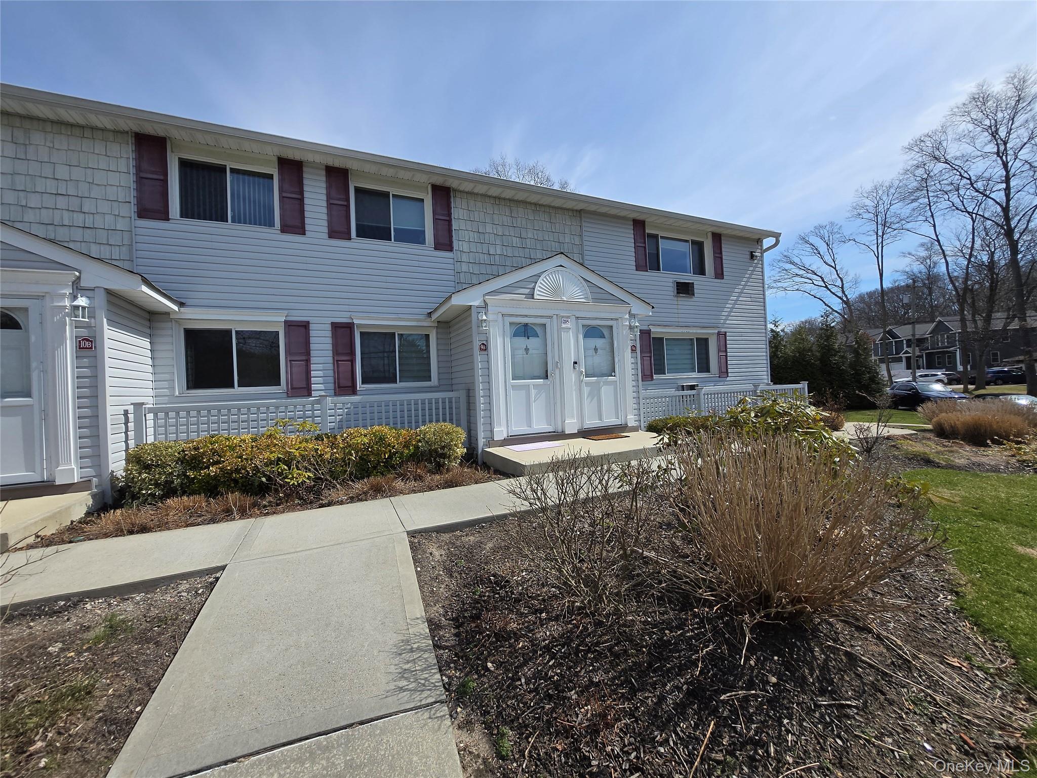 #1 photo, 215 Terry Road, Smithtown , NY 11787