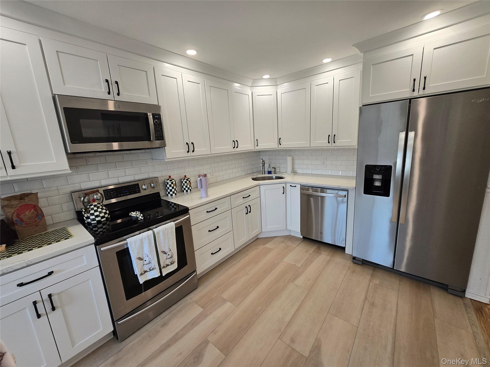 #2 photo, 215 Terry Road, Smithtown , NY 11787