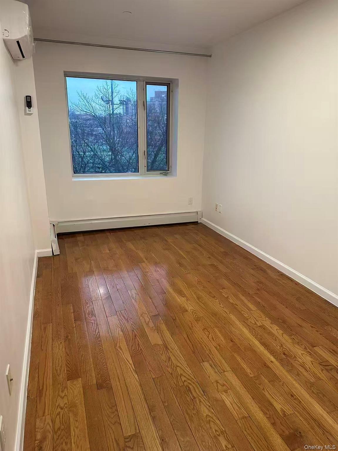 #3 photo, 32-24 137TH Street, Flushing , NY 11354