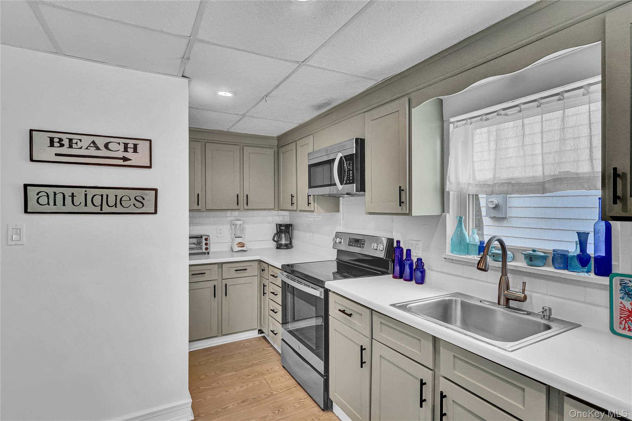 #6 photo, 21 Cottage Road, Baiting Hollow , NY 11933